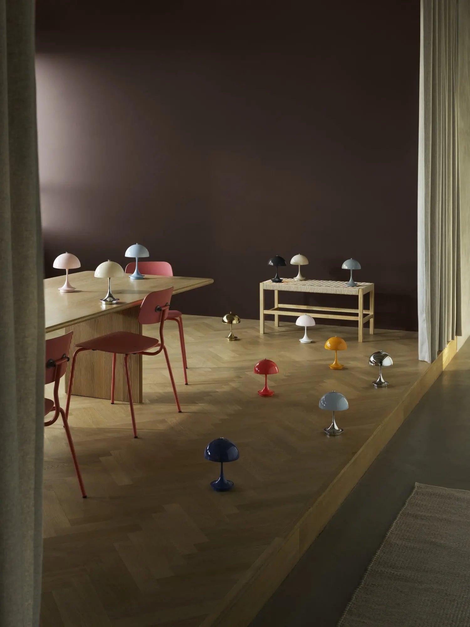 Lampa przenośna PANTHELLA 160 koralowy – Louis Poulsen
