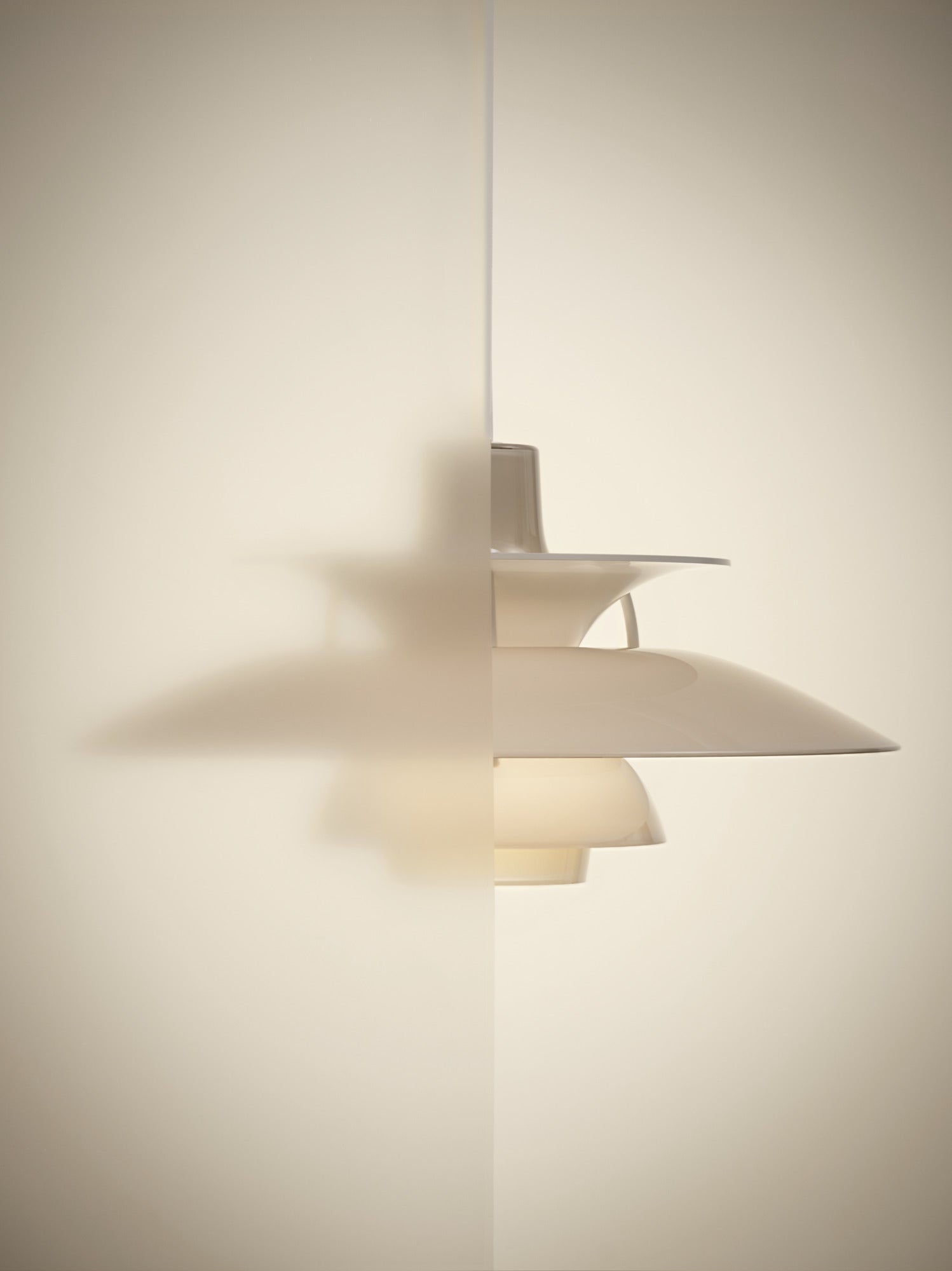 Lampa wisząca PH 5 OPAL beżowy – Louis Poulsen