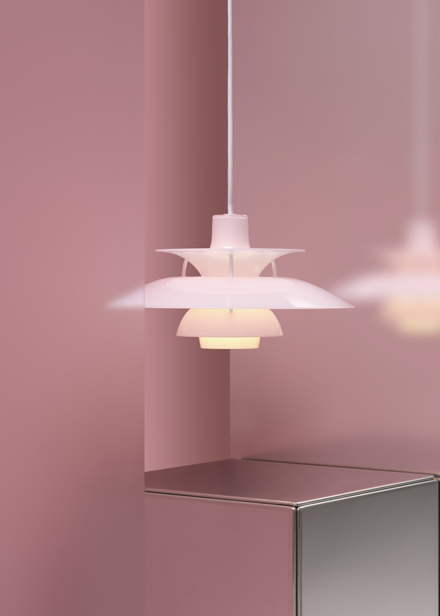 Lampa wisząca PH 5 OPAL jasnoróżowy – Louis Poulsen