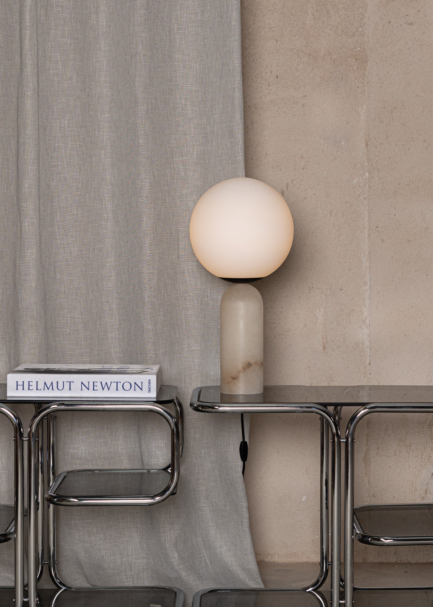 Stolní lampa ATLAS bílý alabastr