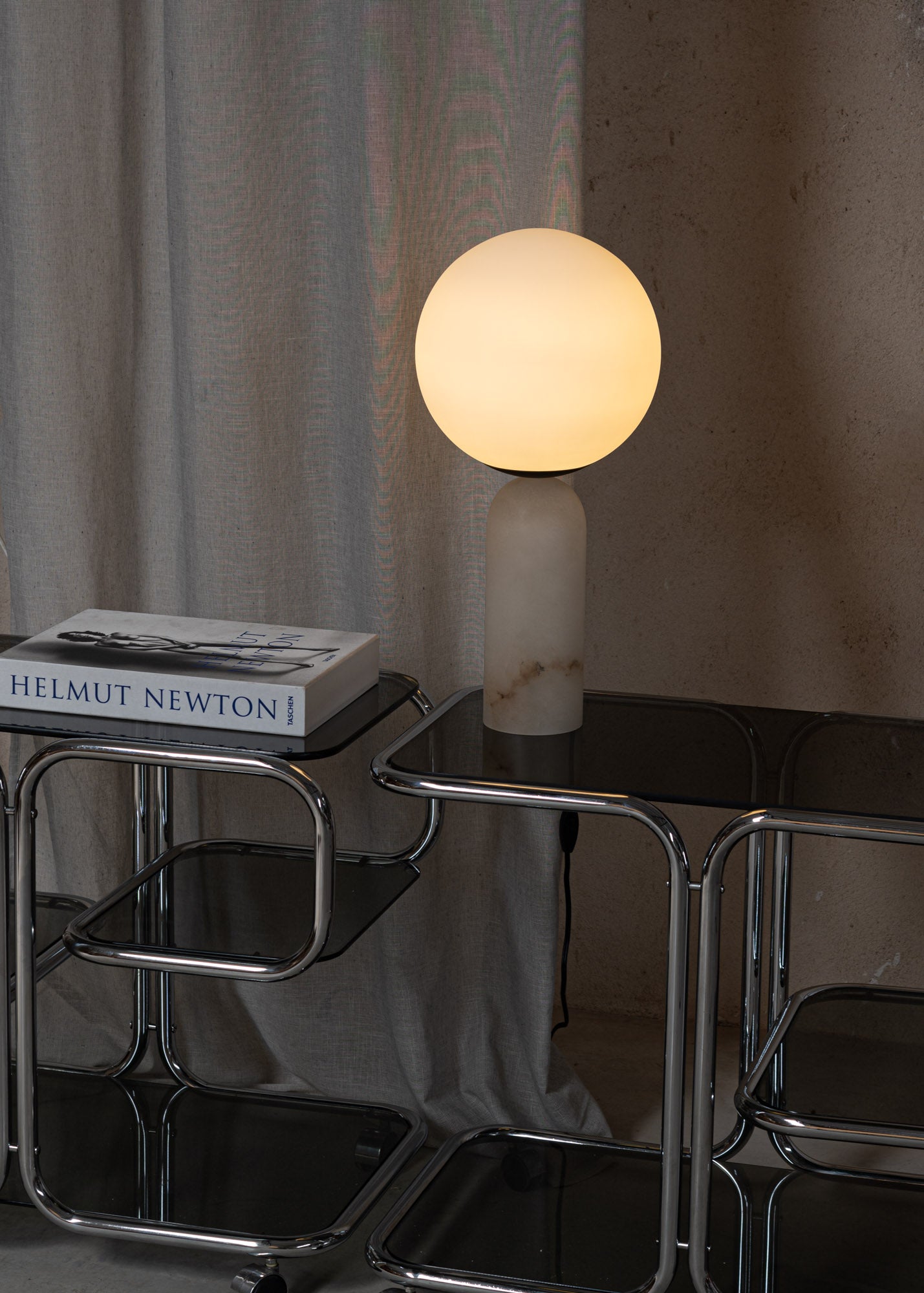 Stolní lampa ATLAS bílý alabastr