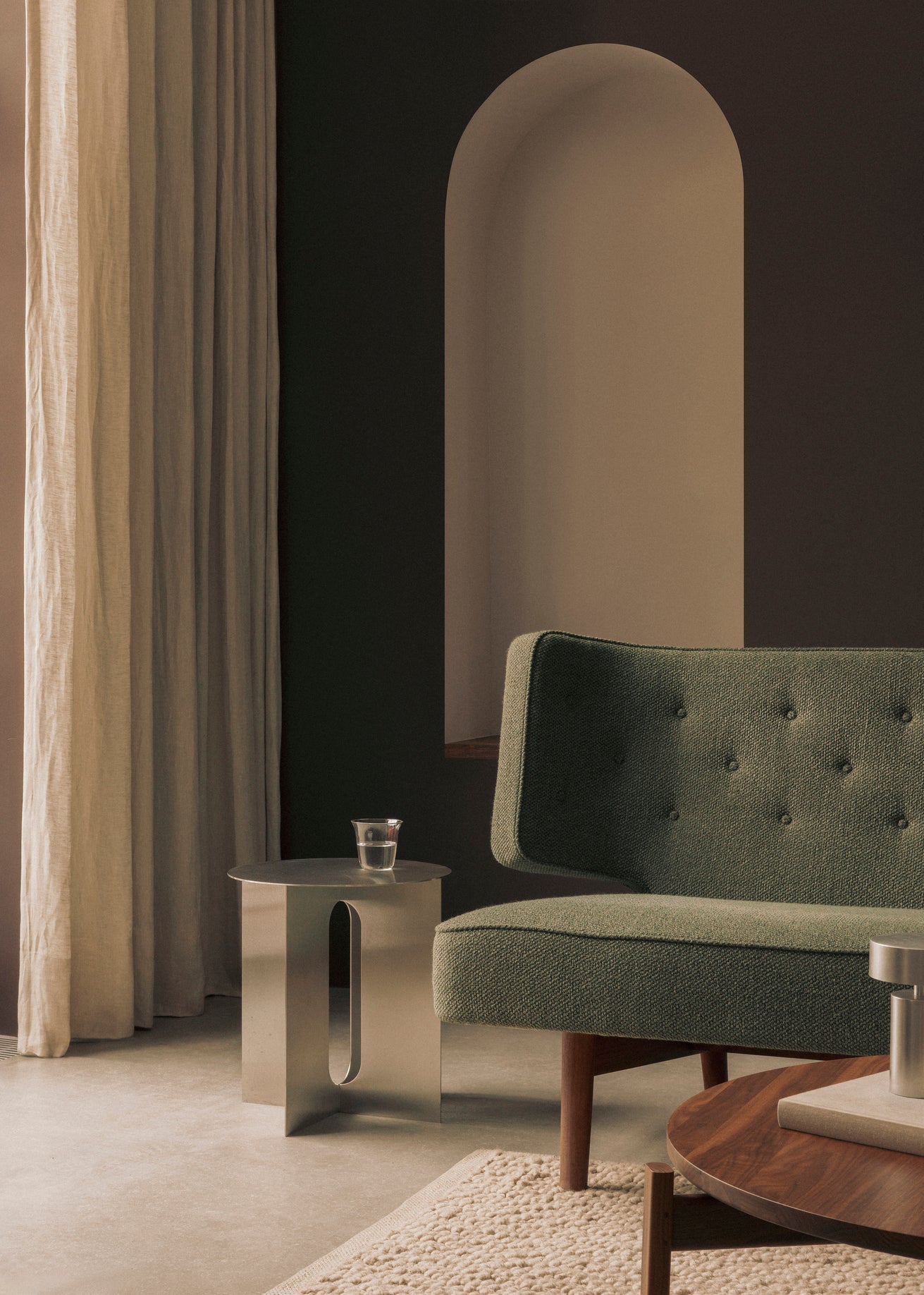 2-seater Sofa RADIOHUS light gray with walnut base