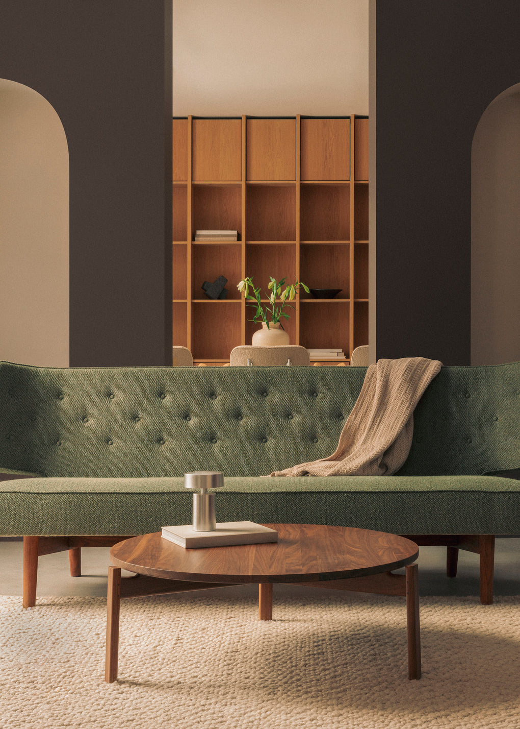 2-seater Sofa RADIOHUS light gray with walnut base