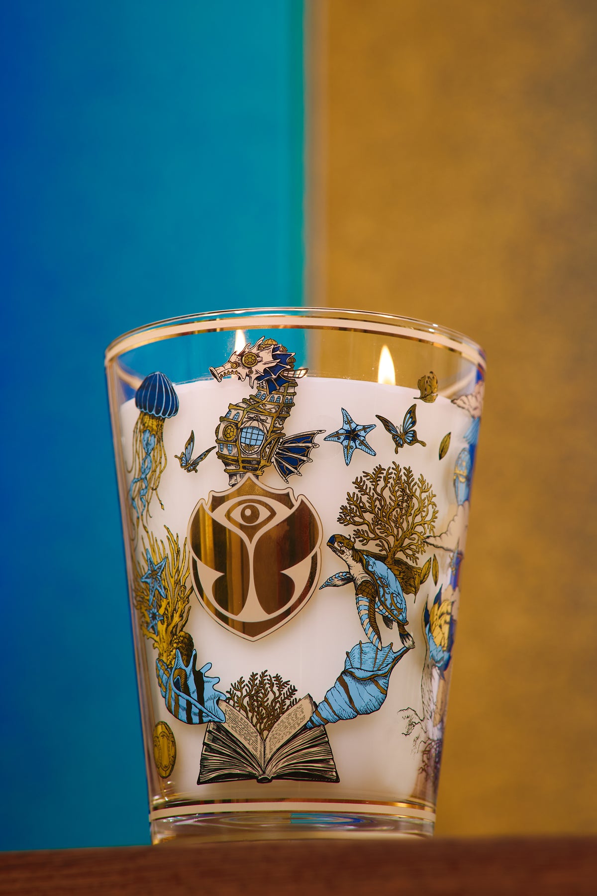 Aroma svíčka TOMORROWLAND hruška, konvalinka a mech