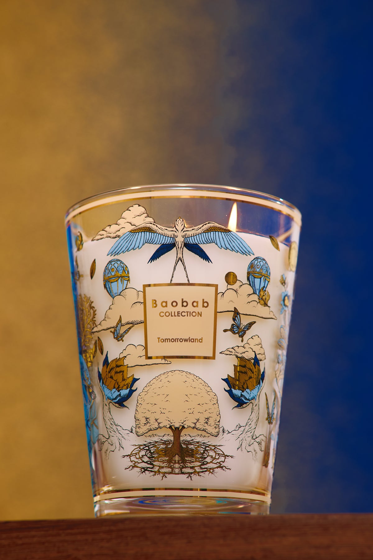 Aroma svíčka TOMORROWLAND hruška, konvalinka a mech