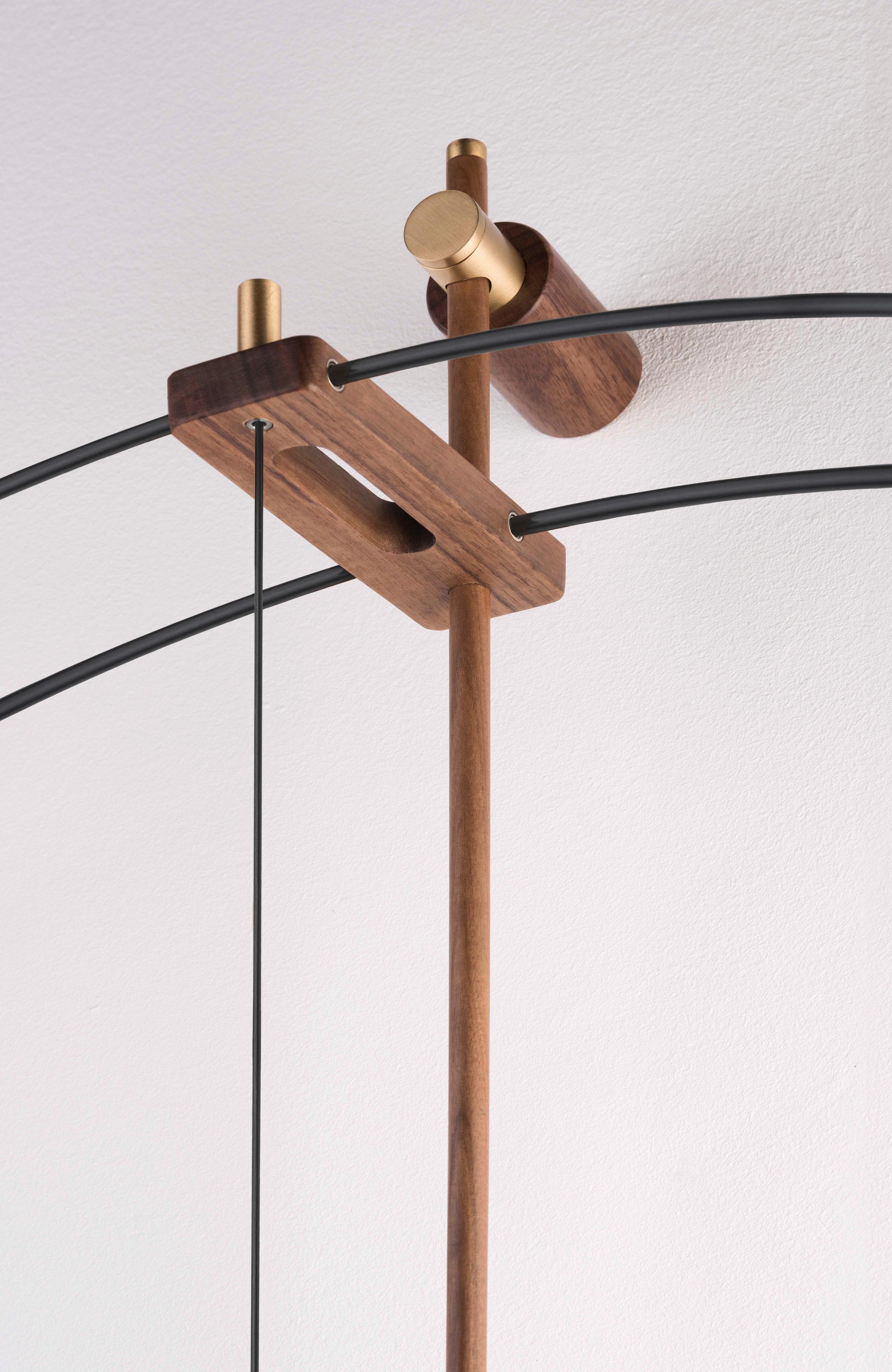 Nástěnné hodiny BARCELONA PREMIUM ořechové dřevo s černou