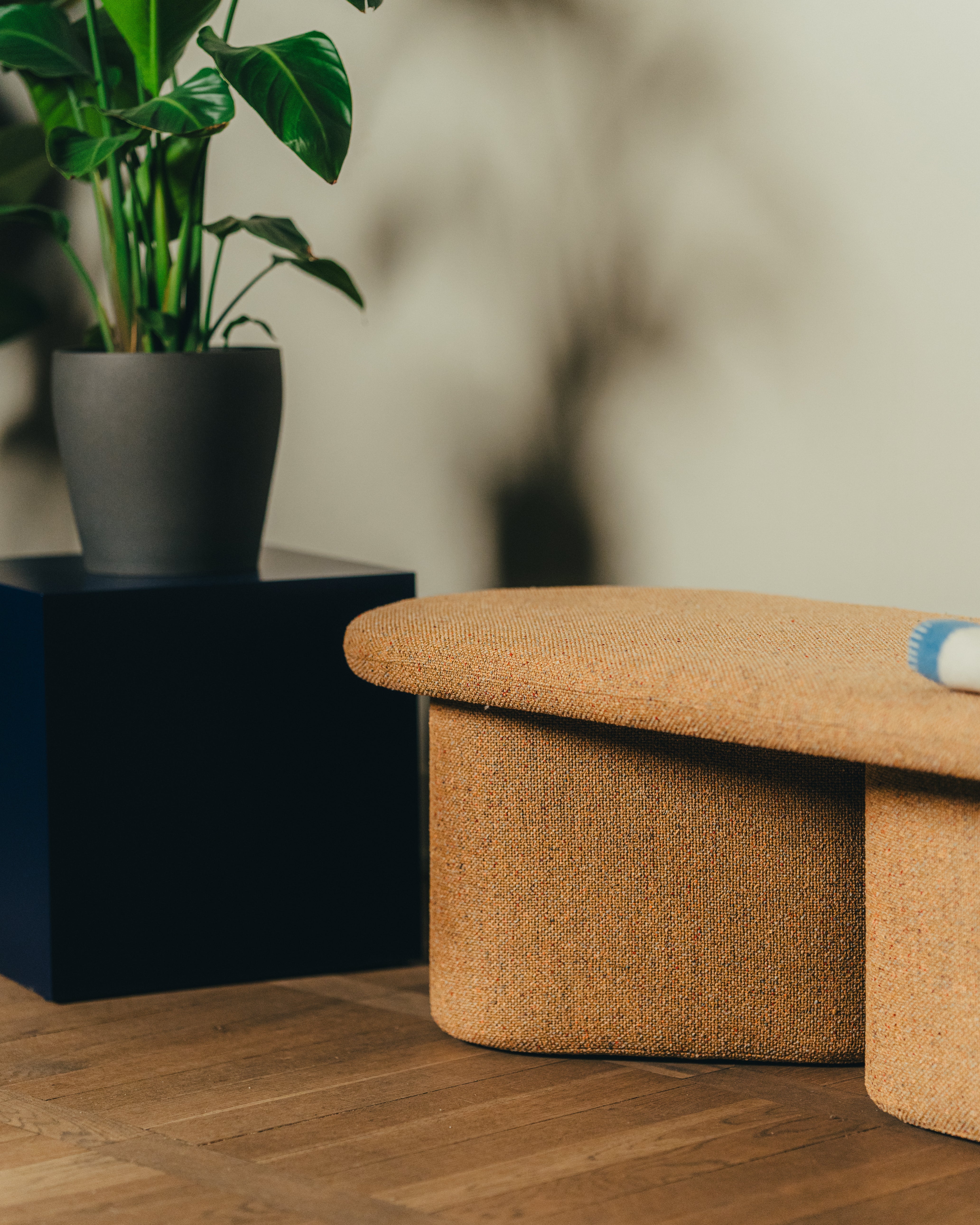 Podzimní oranžová lavice OVO