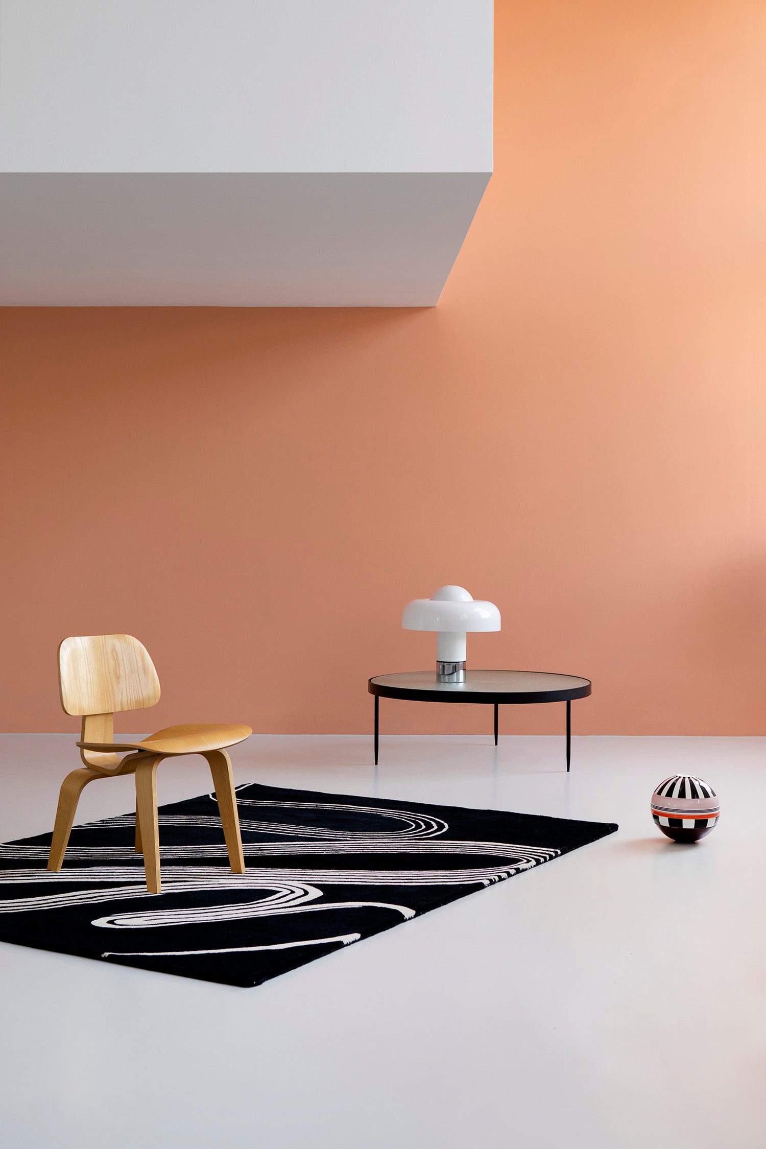 Koberec DECOR FLOW černý s béžovým vzorem