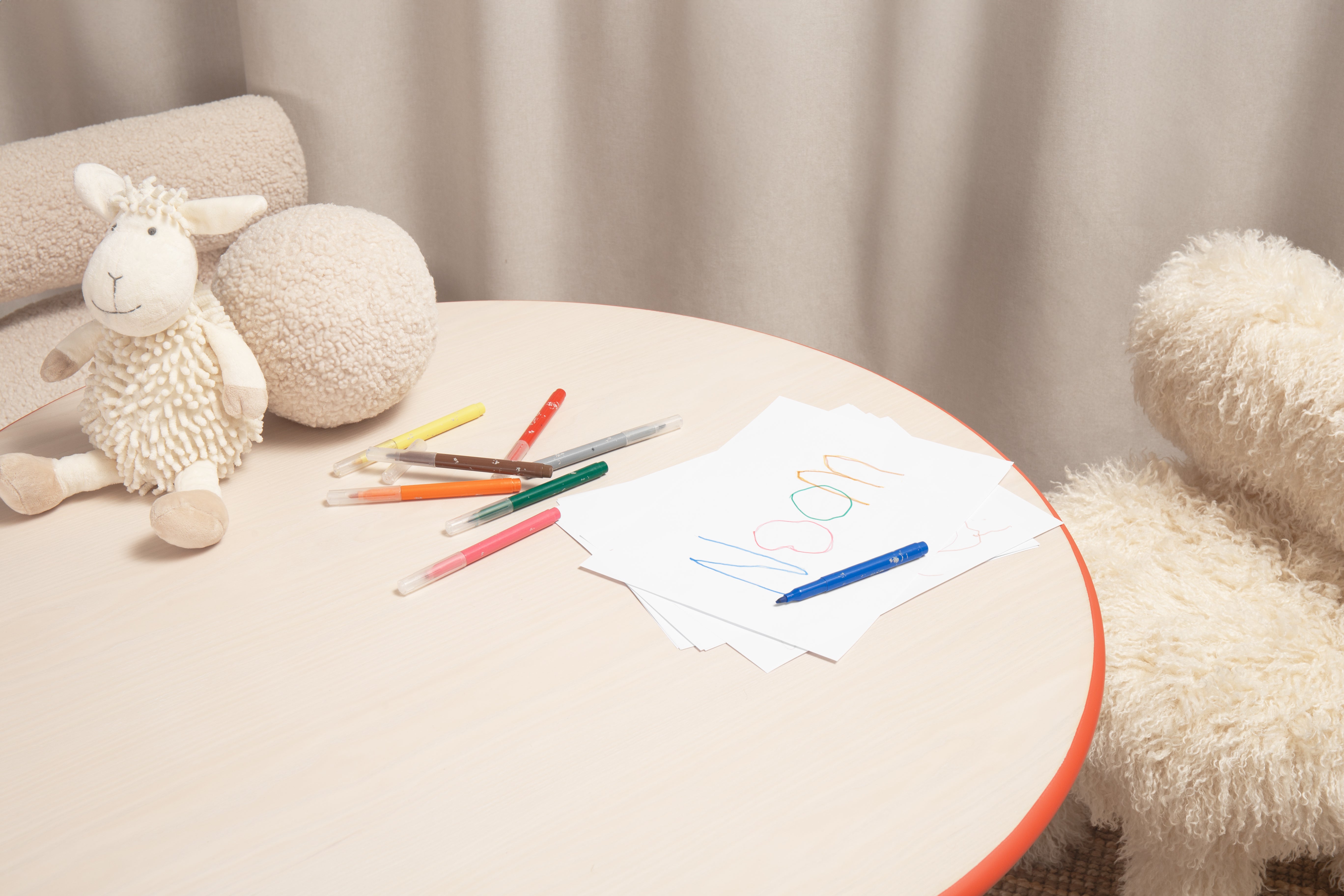 Dětský kulatý stůl BABY PAUL z přírodního jasanového dřeva