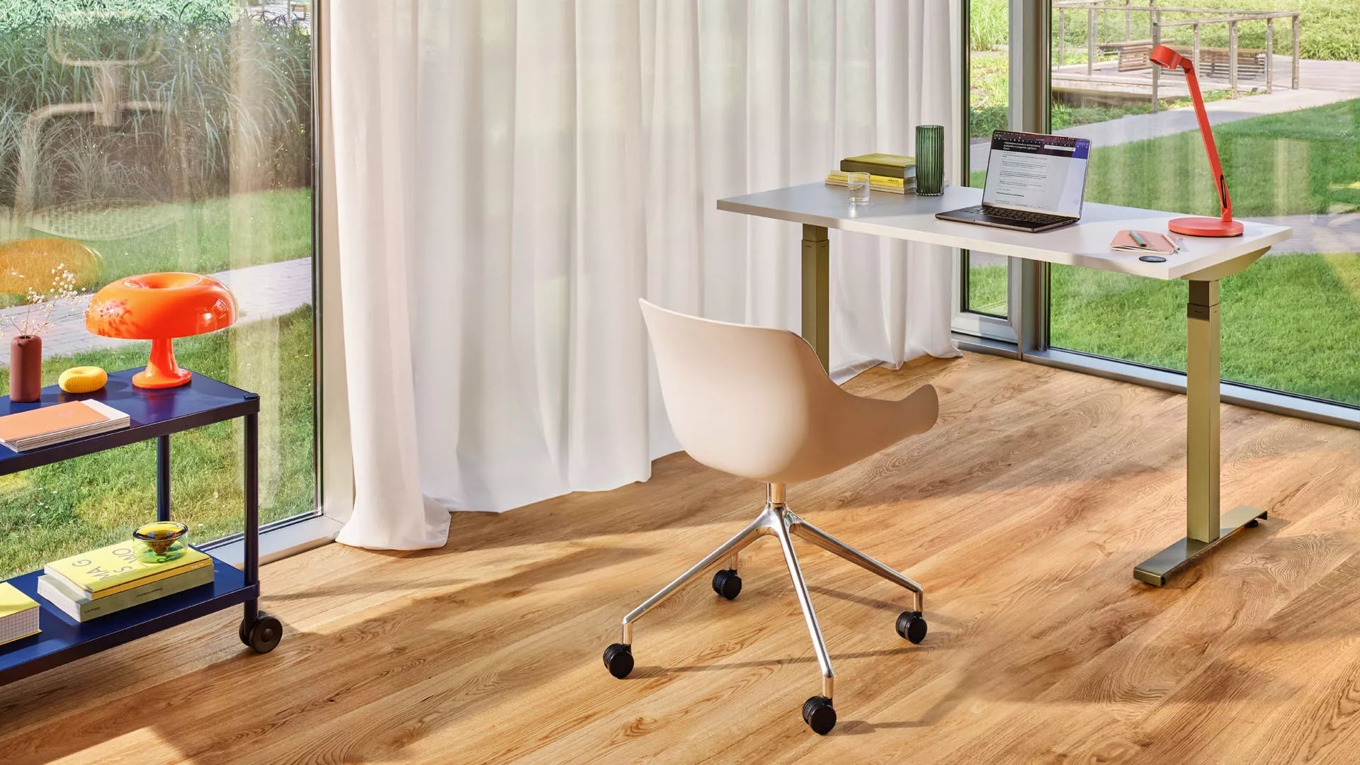 Otáčecí křeslo BALTIC BASIC leštěný hliník