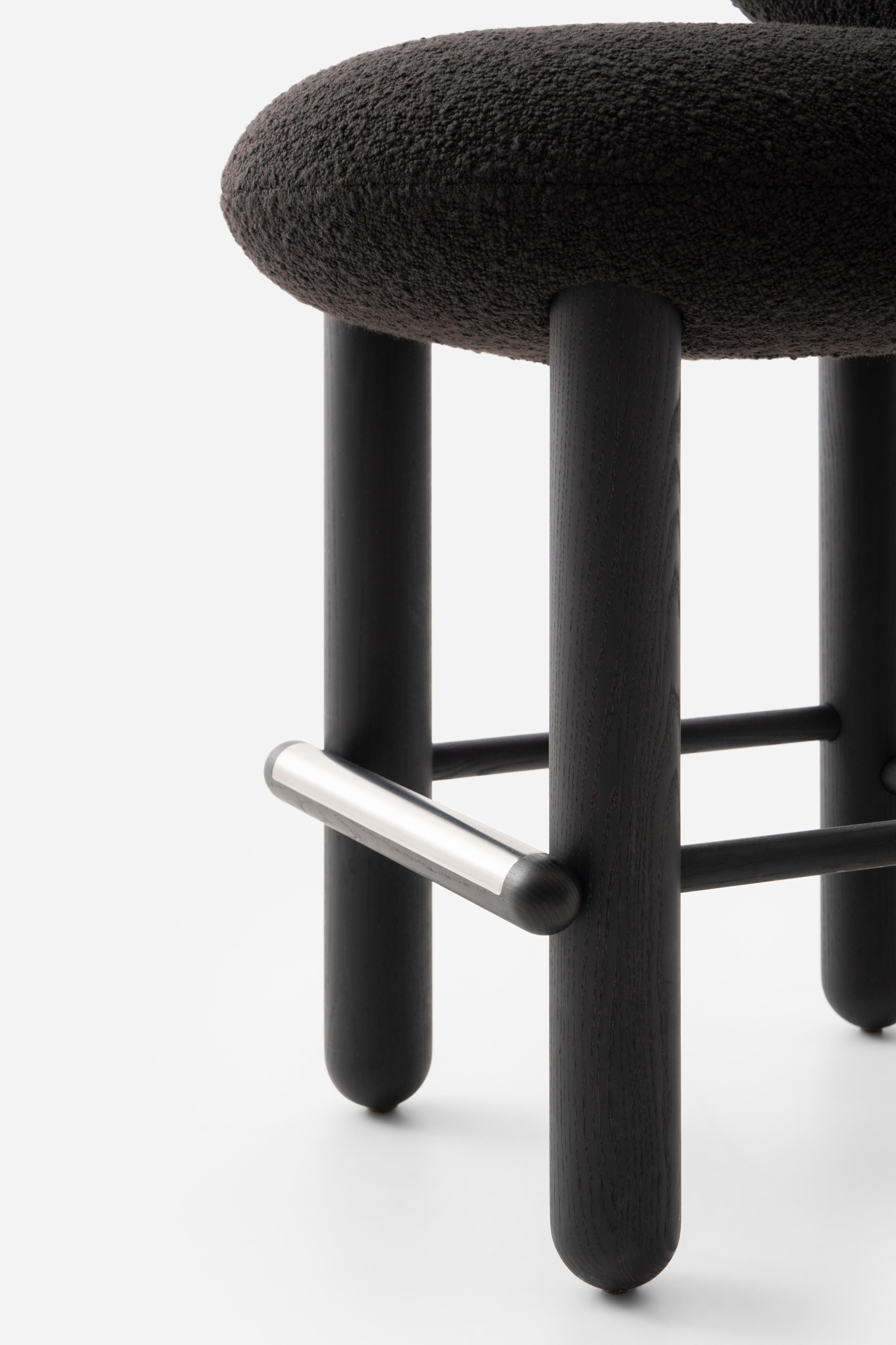 FLOCK CS2 upholstered bar stool with wooden base