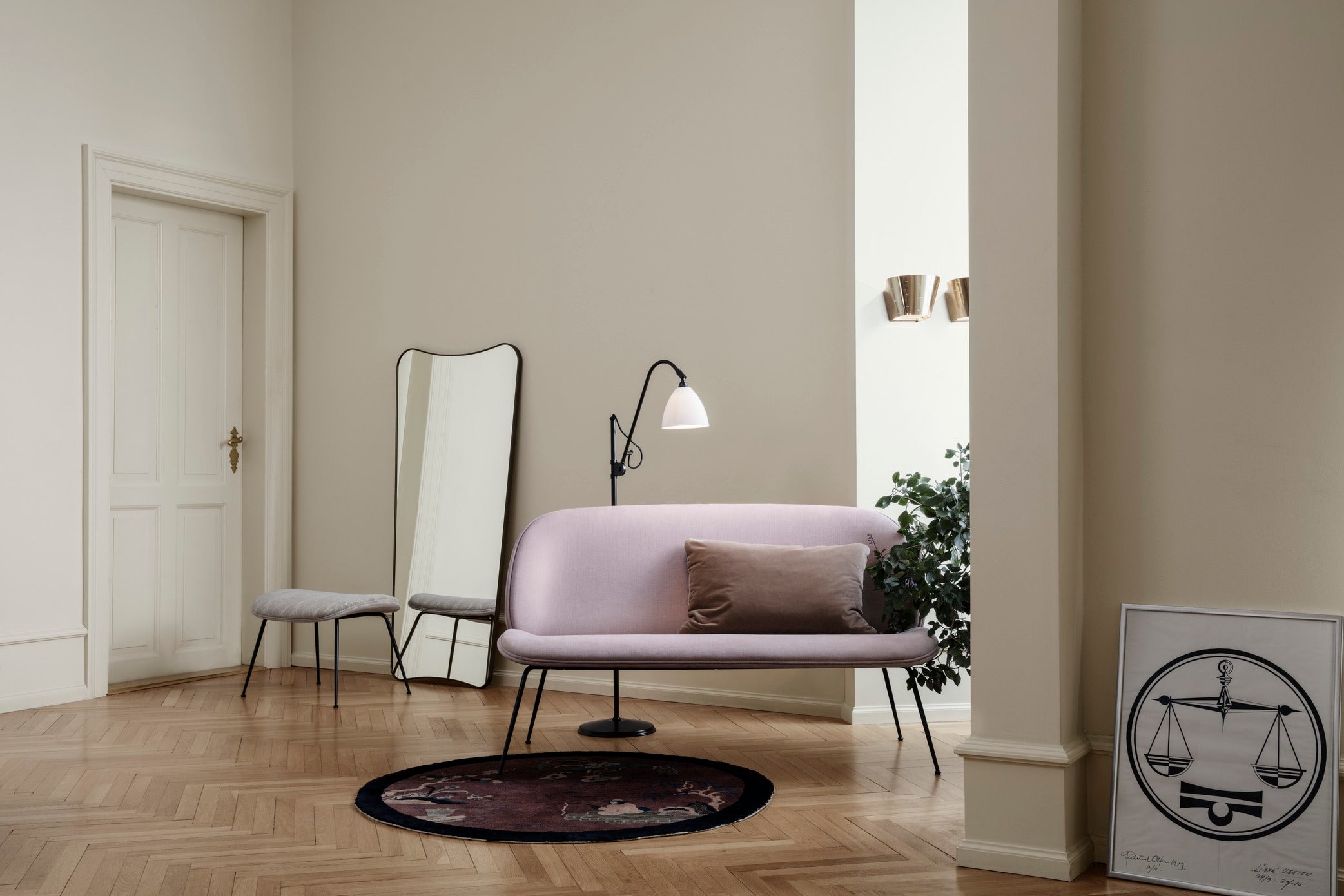 BEETLE pouf upholstered with a gold base