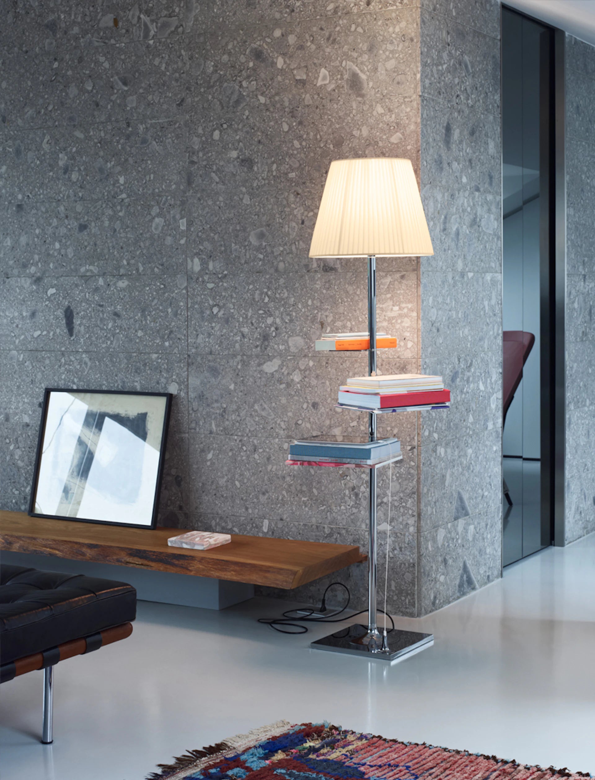 Stojací lampa BIBLIOTHEQUE NATIONALE stříbrná s textilním stínidlem