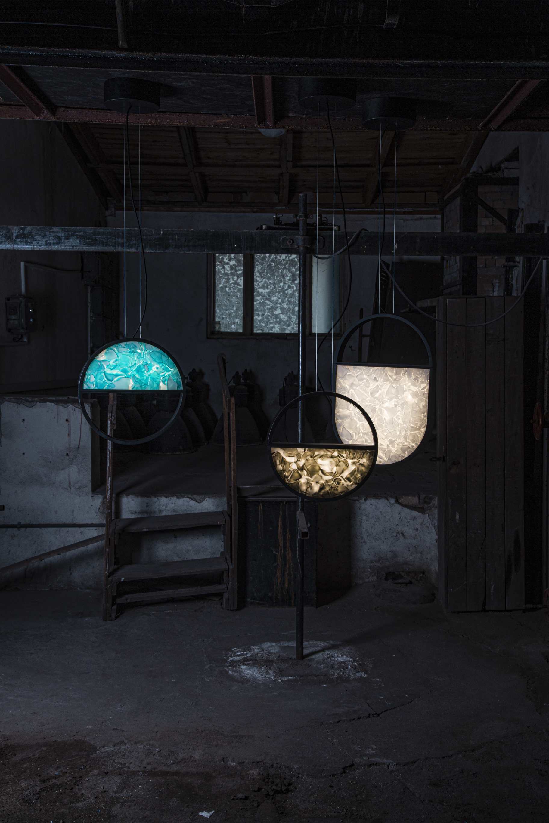 Závěsné svítidlo GEOMETRIC OVAL 2/3 sklo lesklé Brokisglass