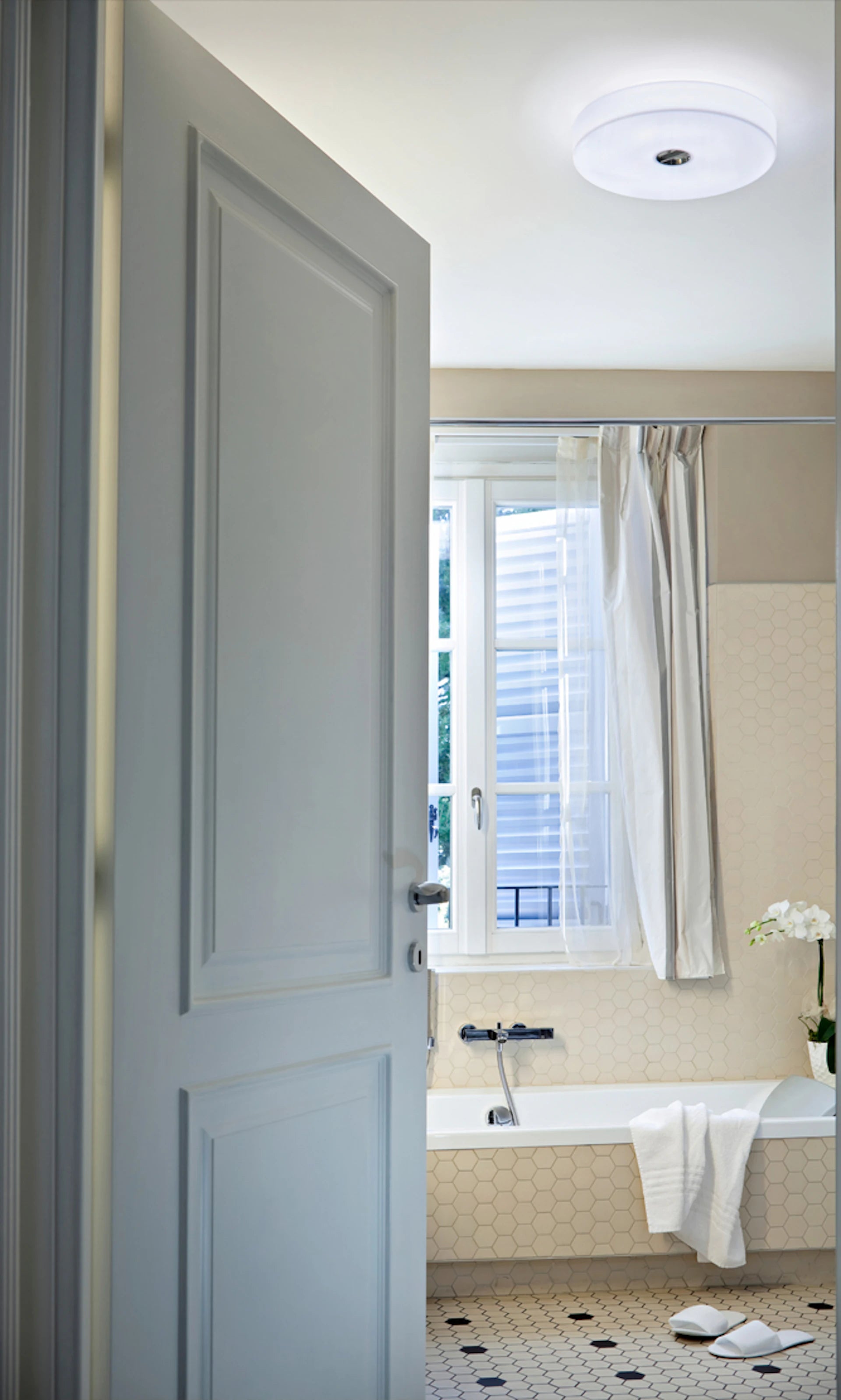 Stropní svítidlo BUTTON opálové sklo