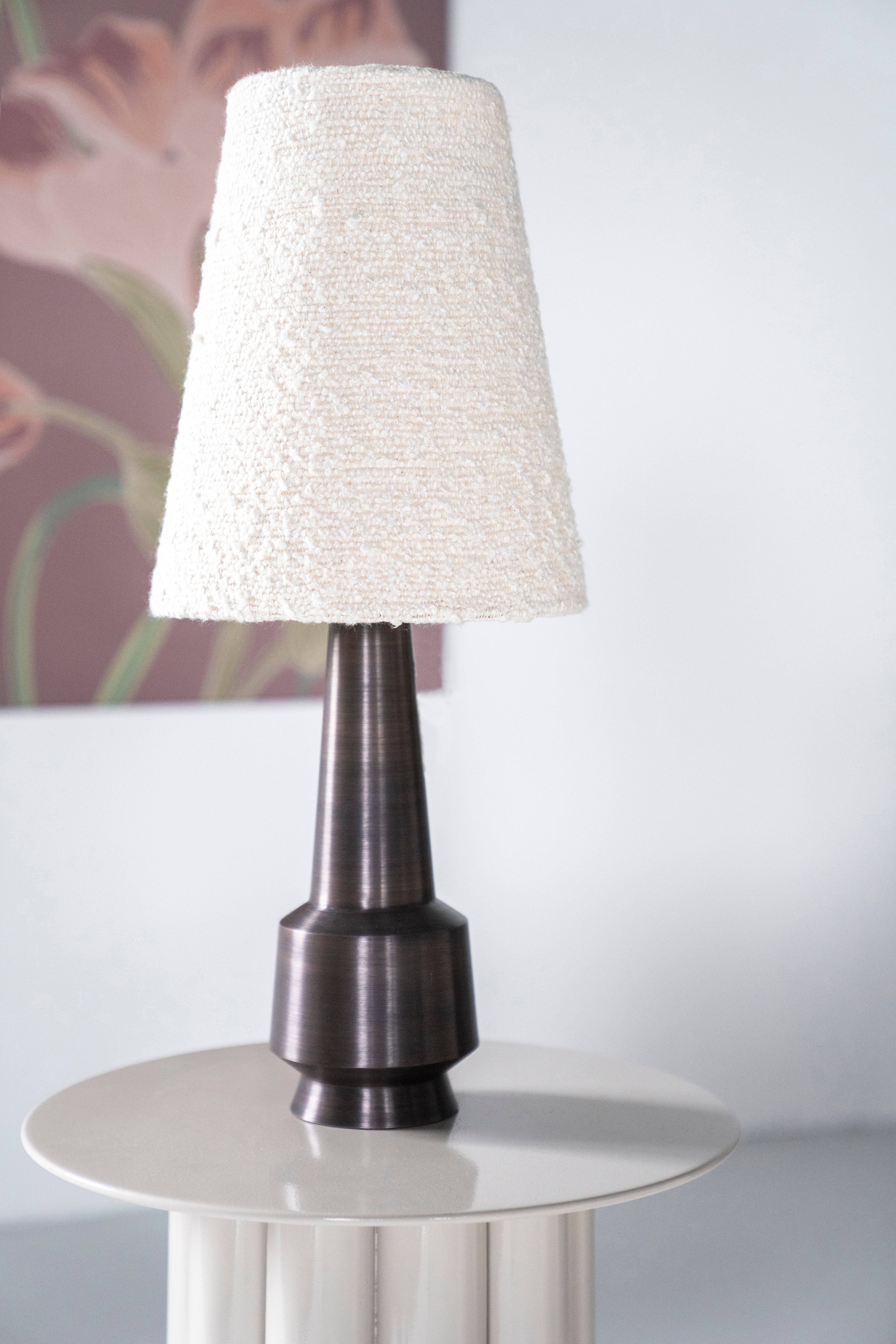 Stolní lampa DAWN světle béžová s tmavě hnědým podstavcem