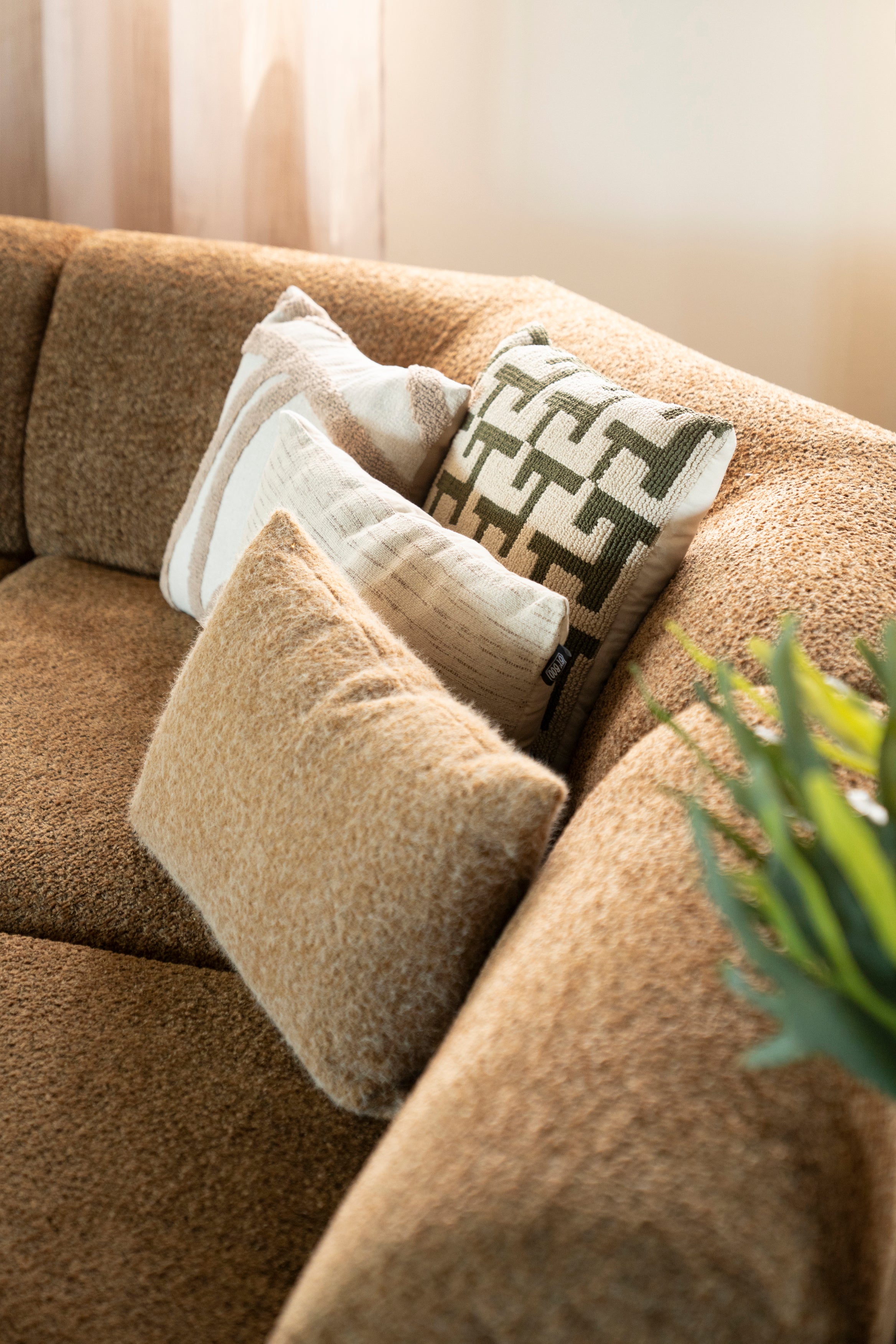 ZIGGY cushion burgundy with beige