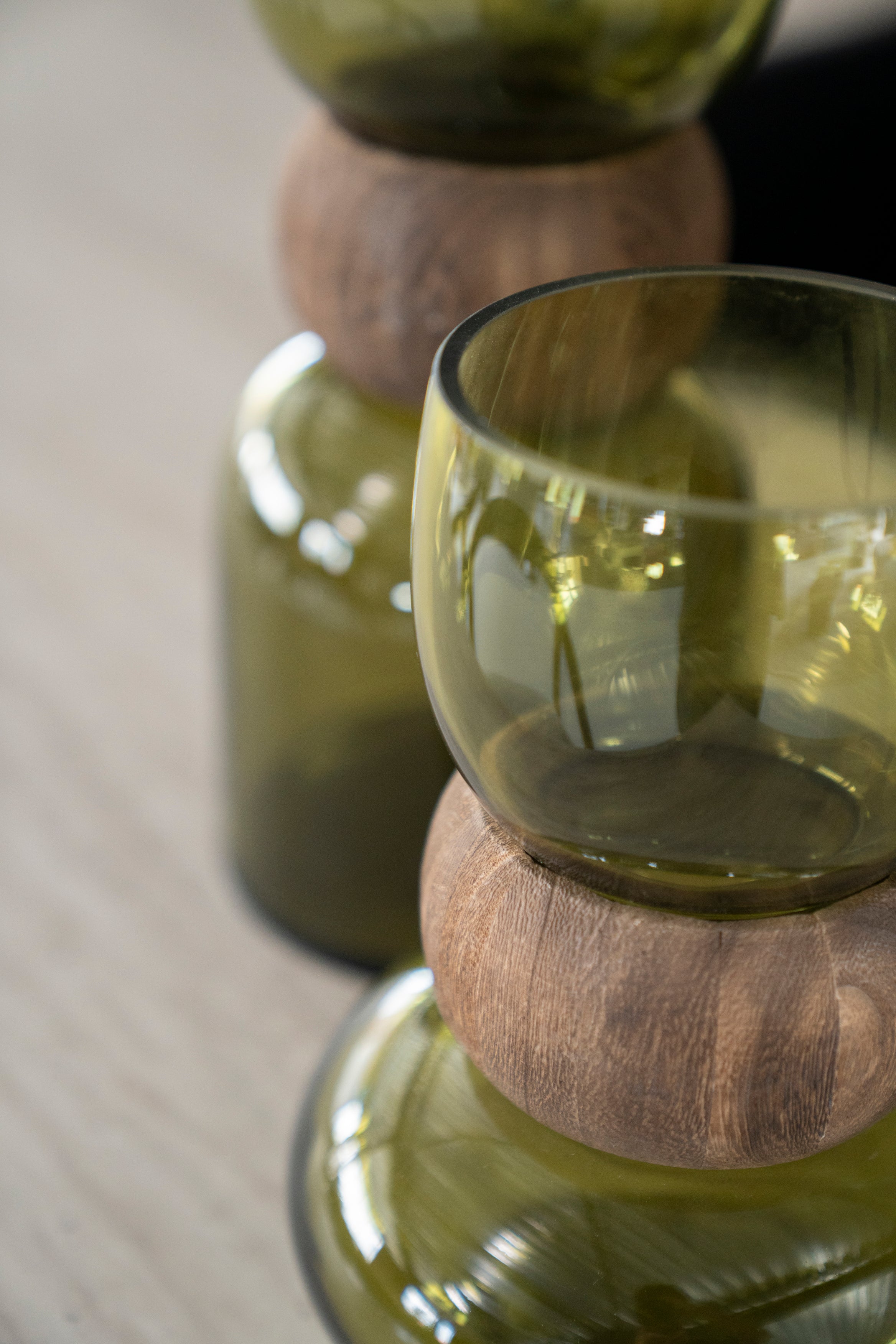 Váza VERRA béžové sklo se dřevem