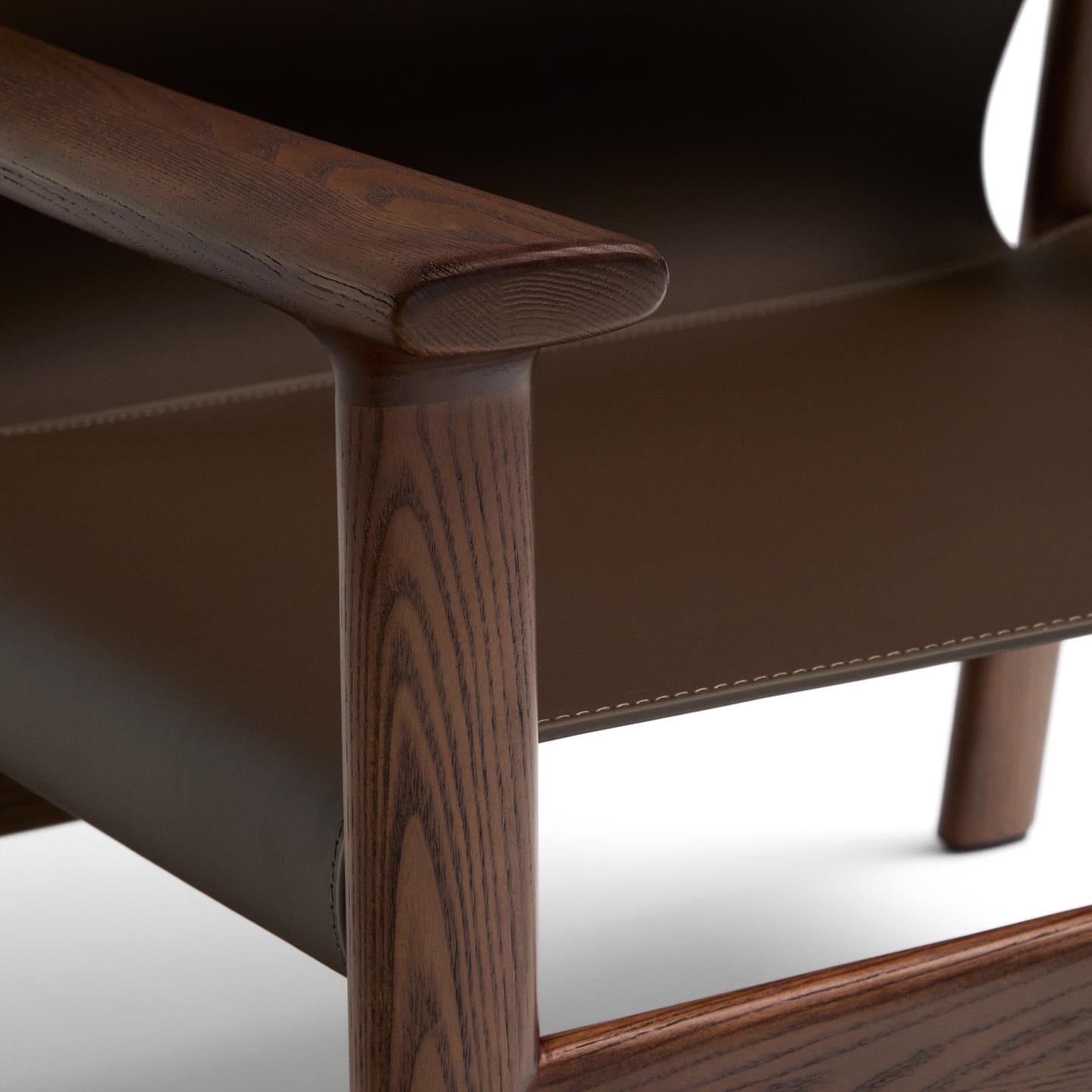 JAN armchair in brown recycled leather with dark ash wood
