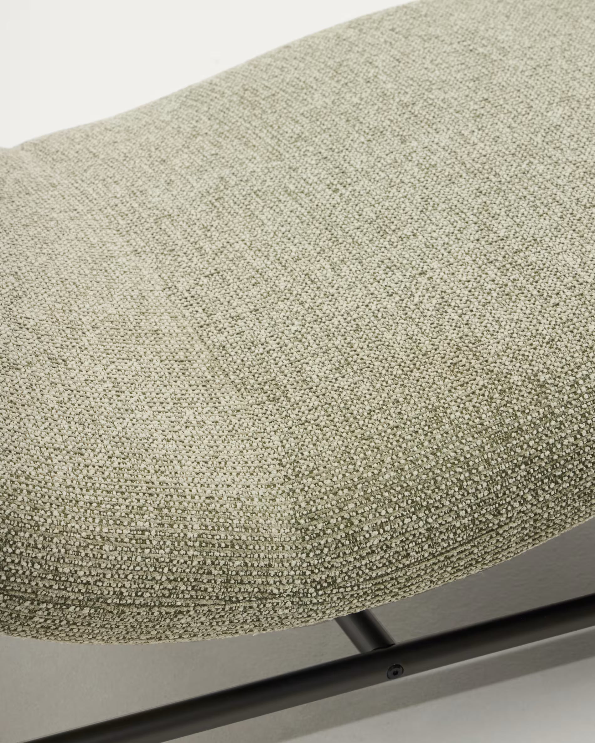 Szezlong OSLA jasně zelený s černým podstavcem