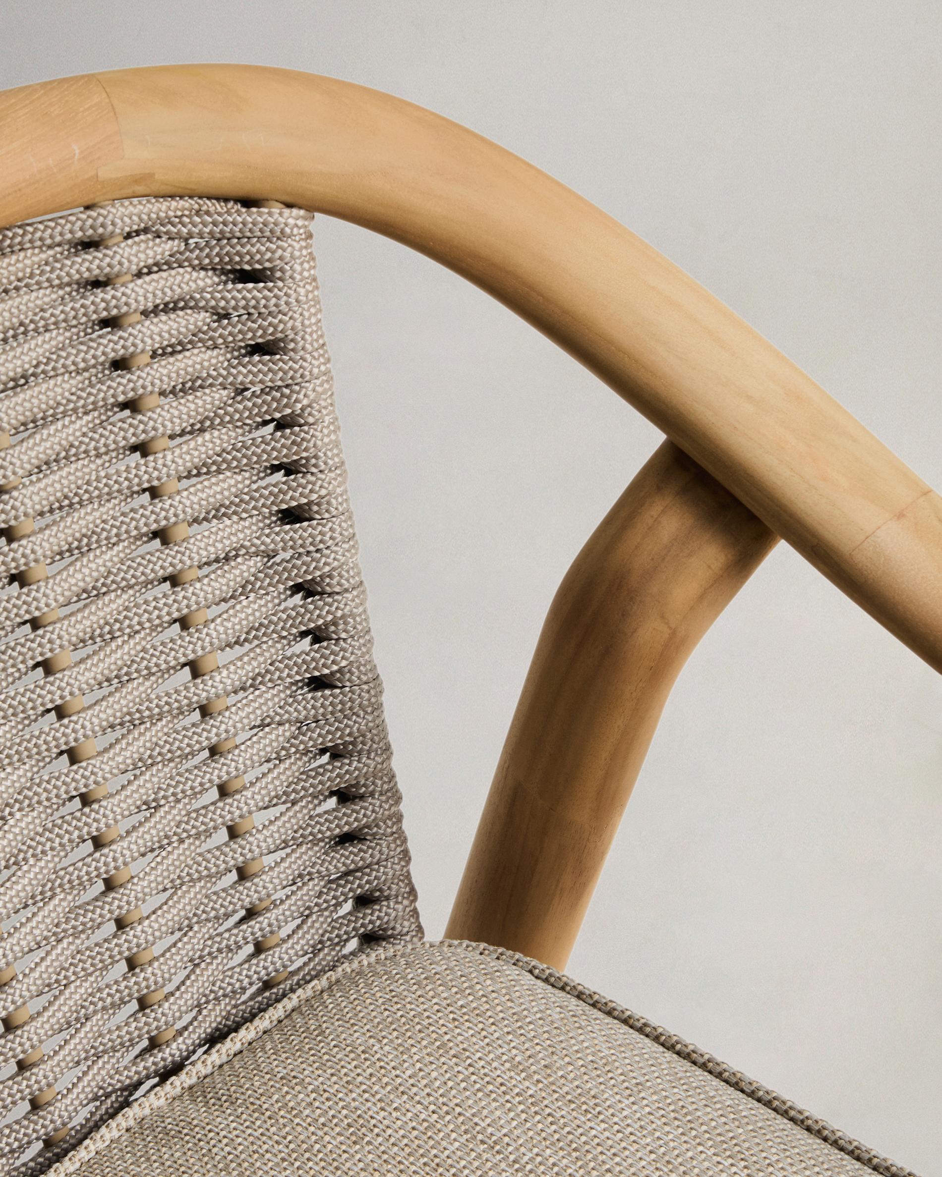 Zahradní židle ELUNDA z lehkého teakového dřeva