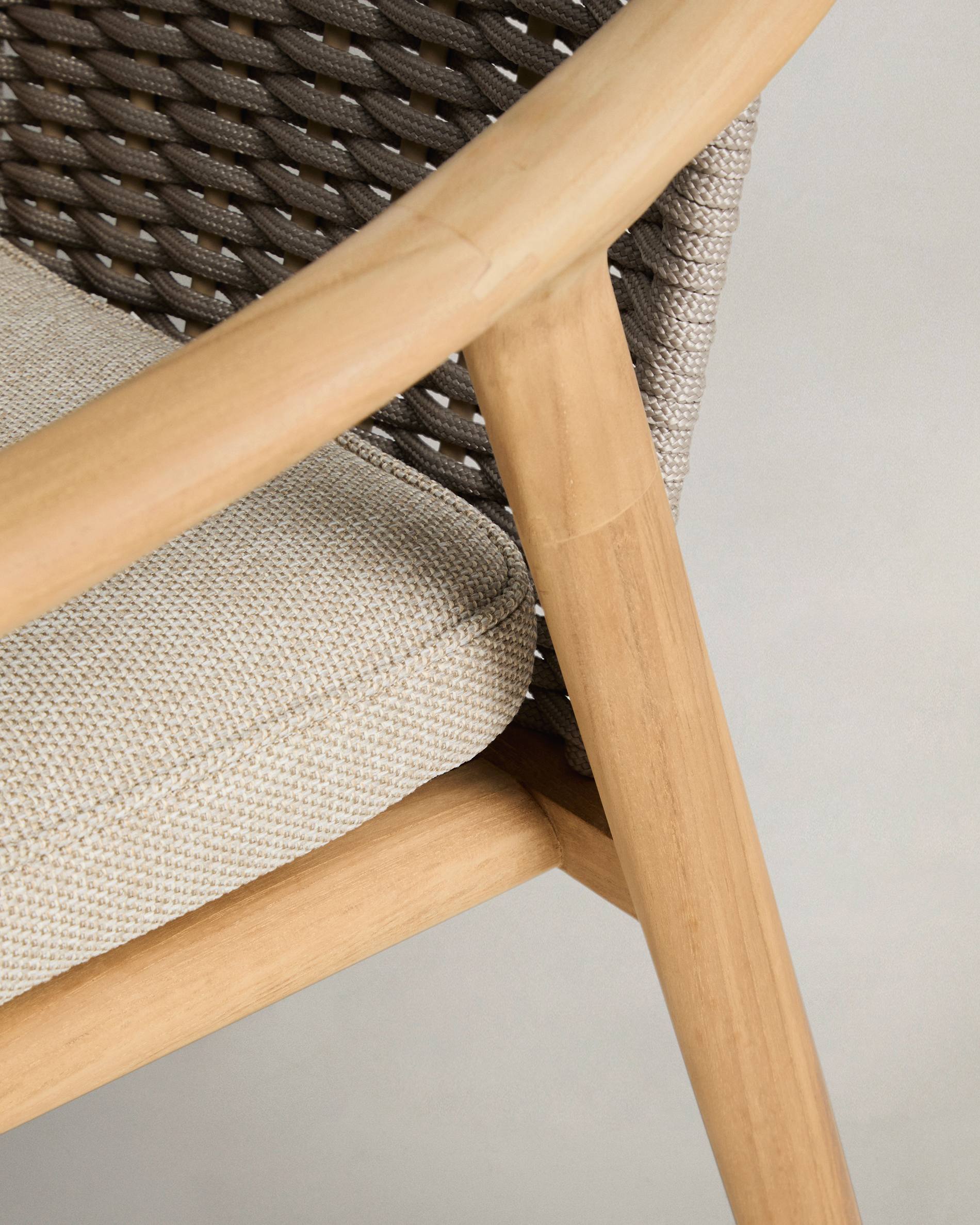 Zahradní židle ELUNDA z lehkého teakového dřeva