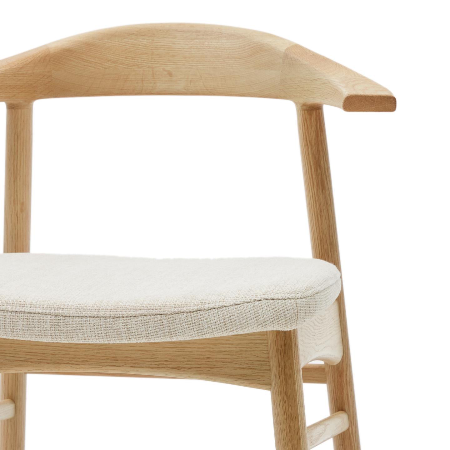 TIMONS chair in beige chenille with an oak base