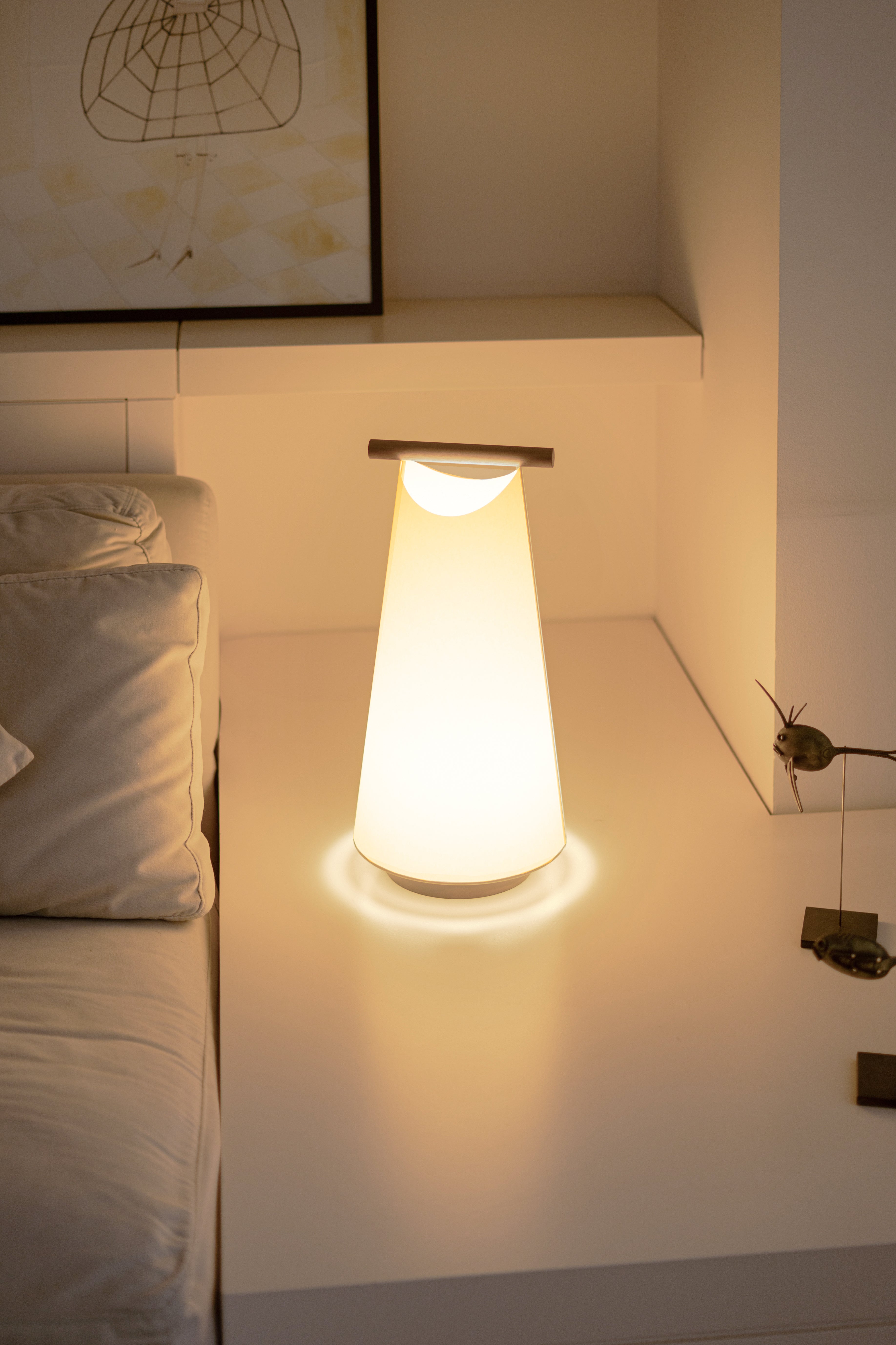 CATAY Table Lamp in White with Walnut Wood