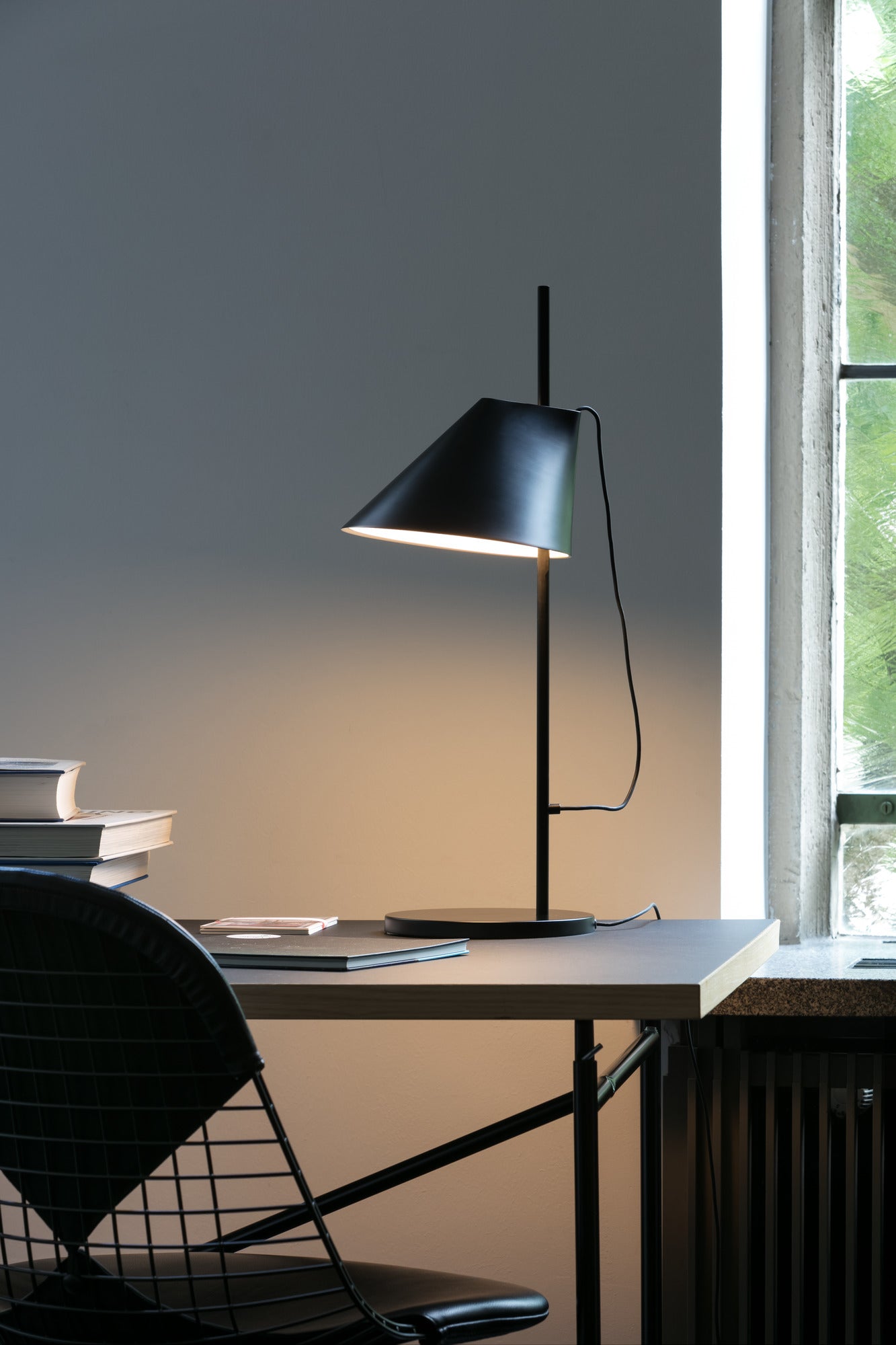 Stolní lampa YUH černá