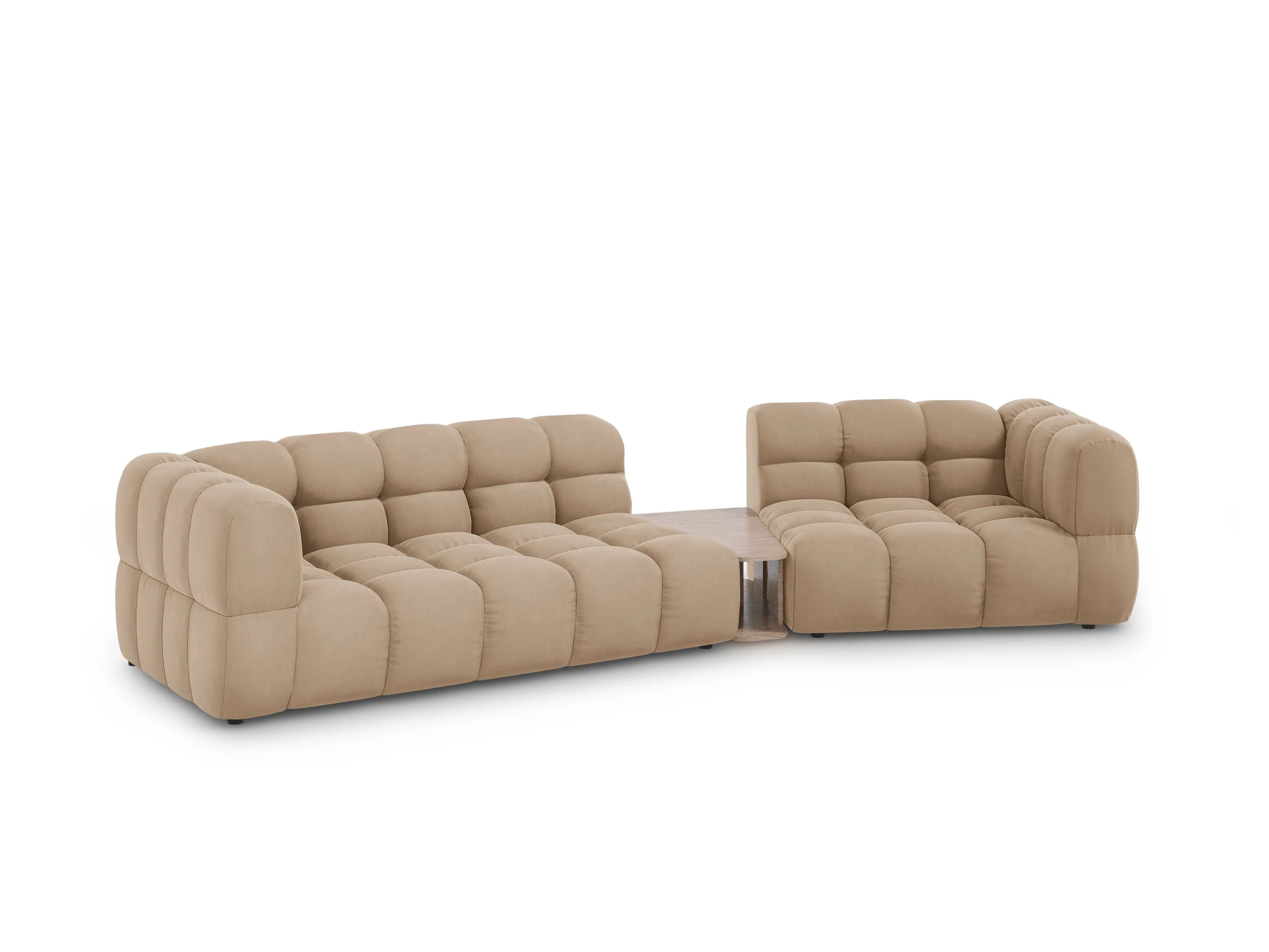 Sofa aksamitna prawostronna 3-osobowa zaokrąglona ze stolikiem SKY piaskowy – Cosmopolitan Design