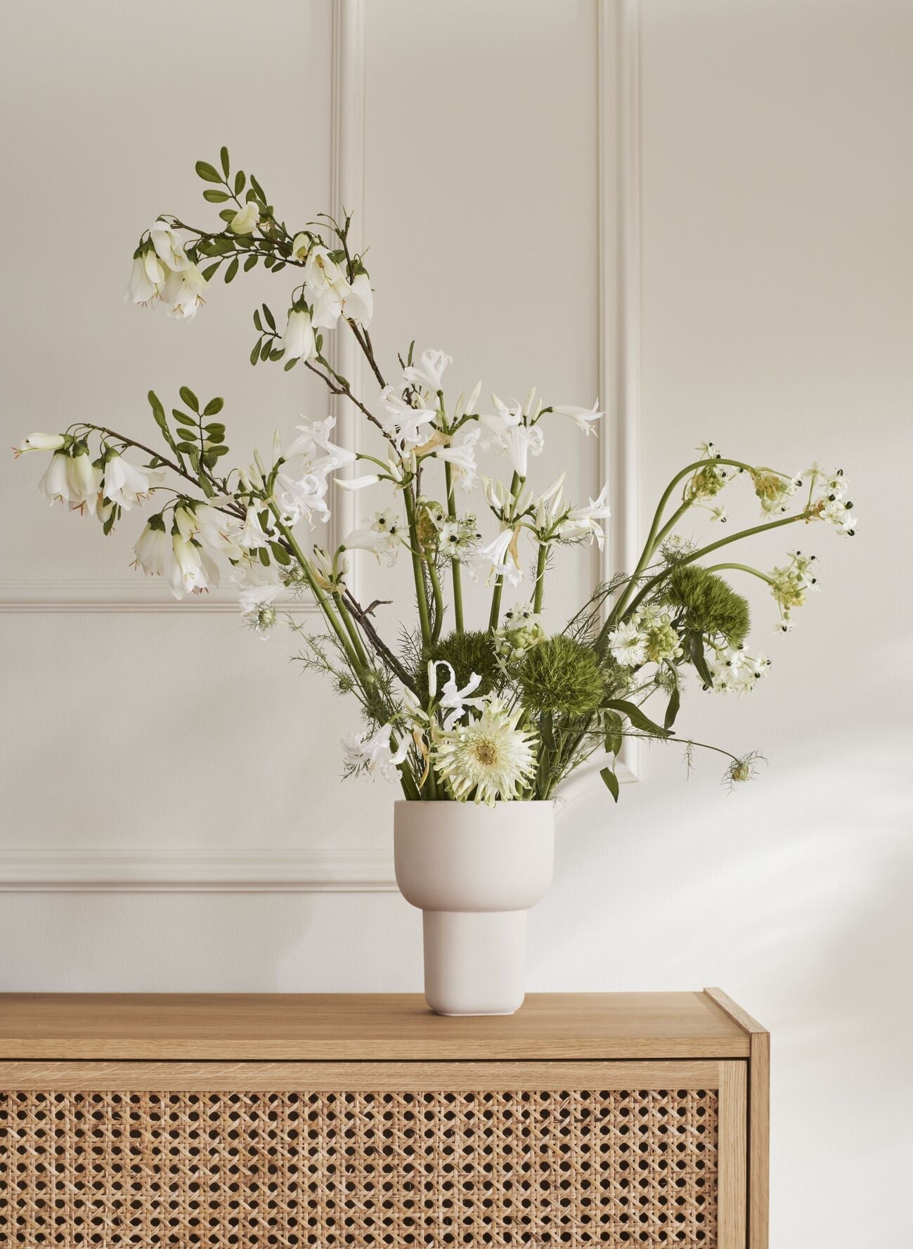 Noční stolek CANA z dubového dřeva