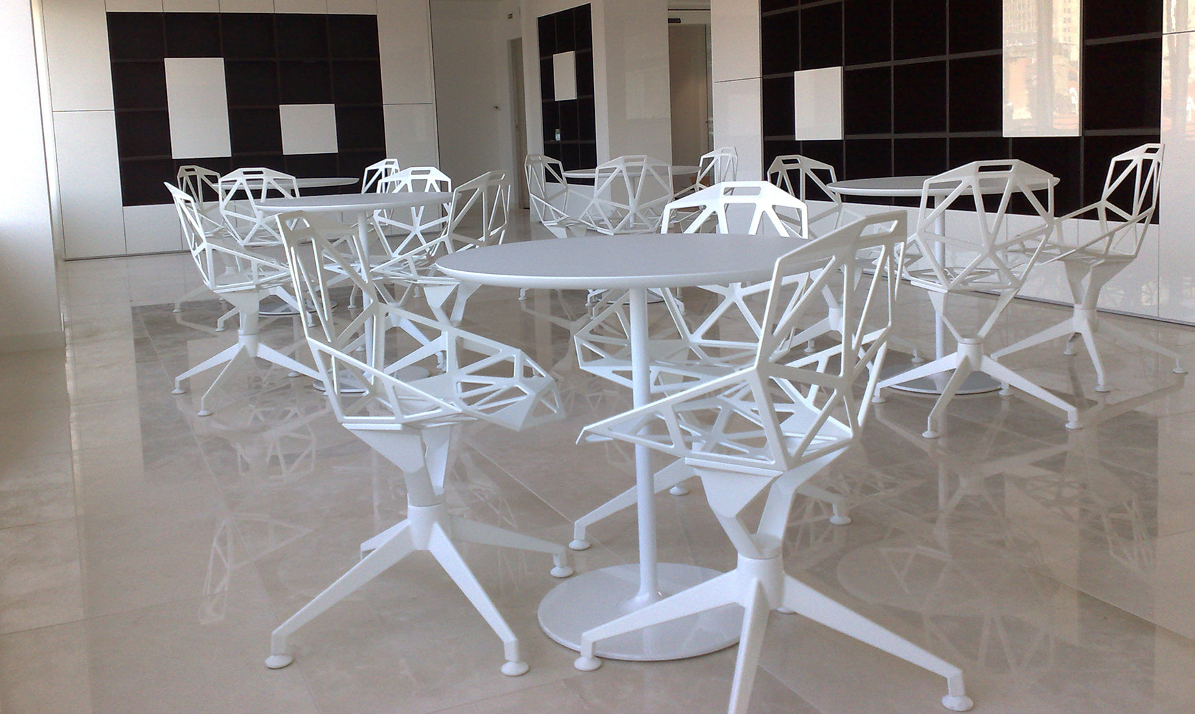 Otáčecí křeslo CHAIR_ONE_4STAR bílé