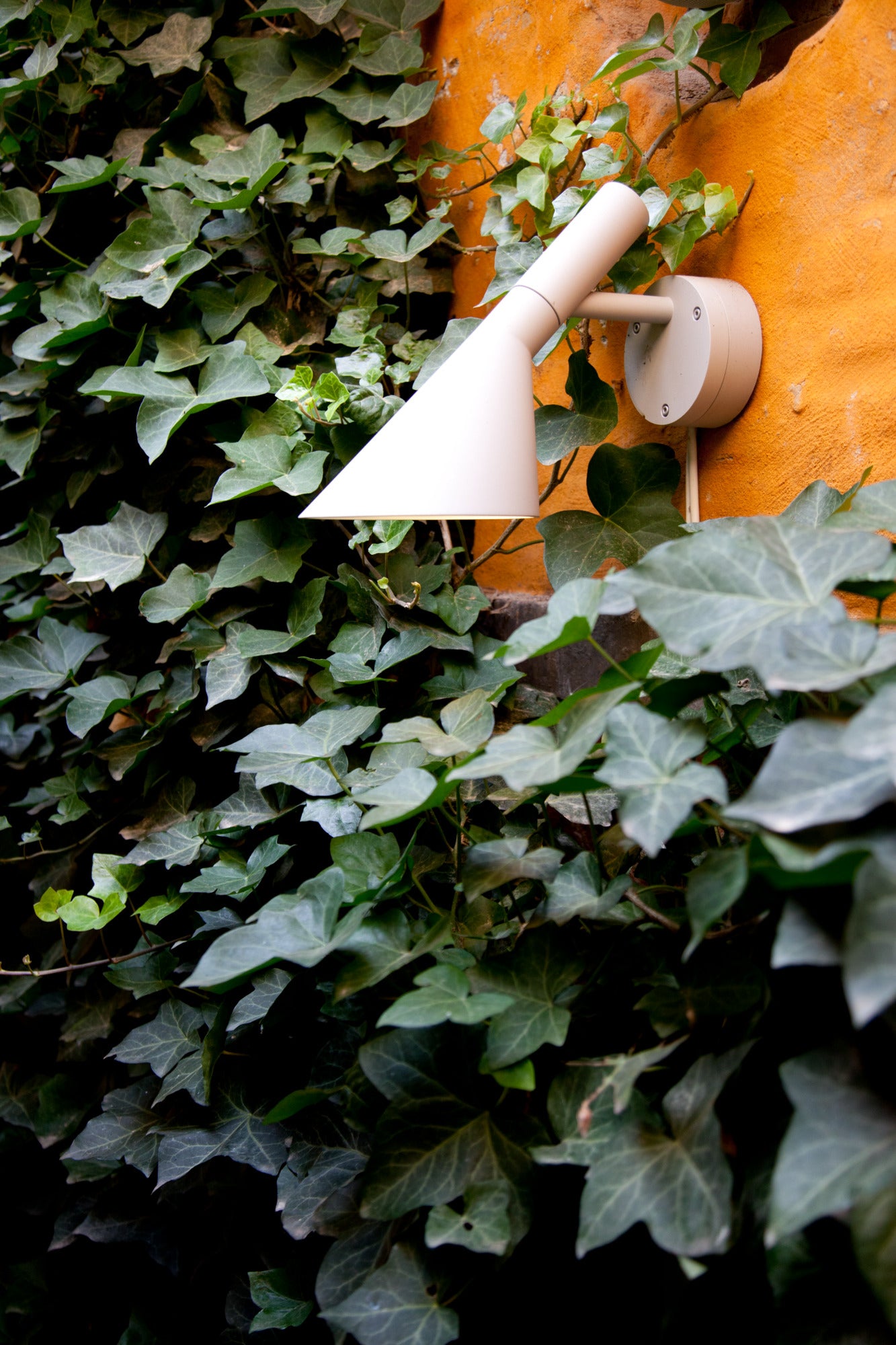 Venkovní nástěnná lampa AJ 50 bílá