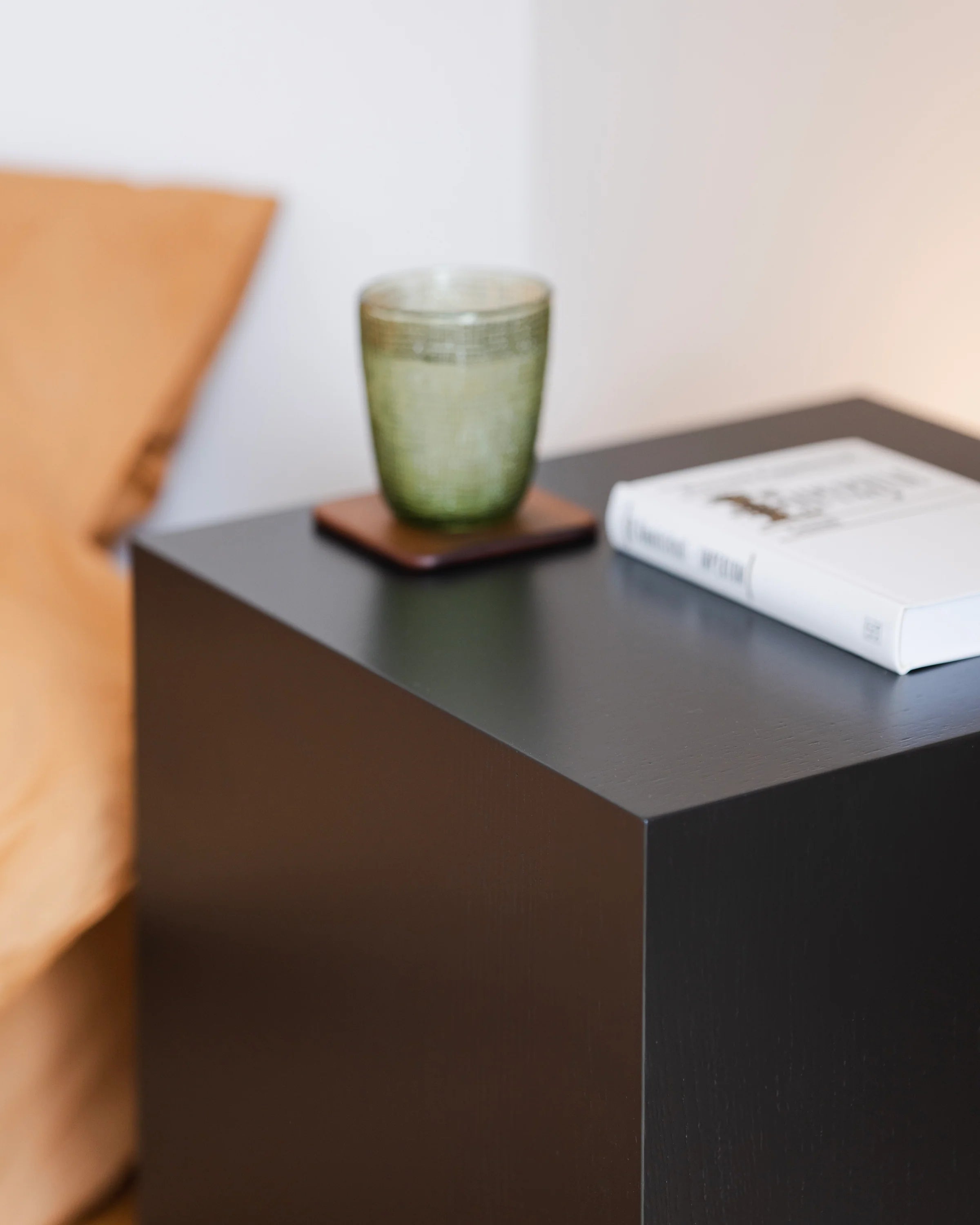 CUBE Auxiliary Table Raven Black