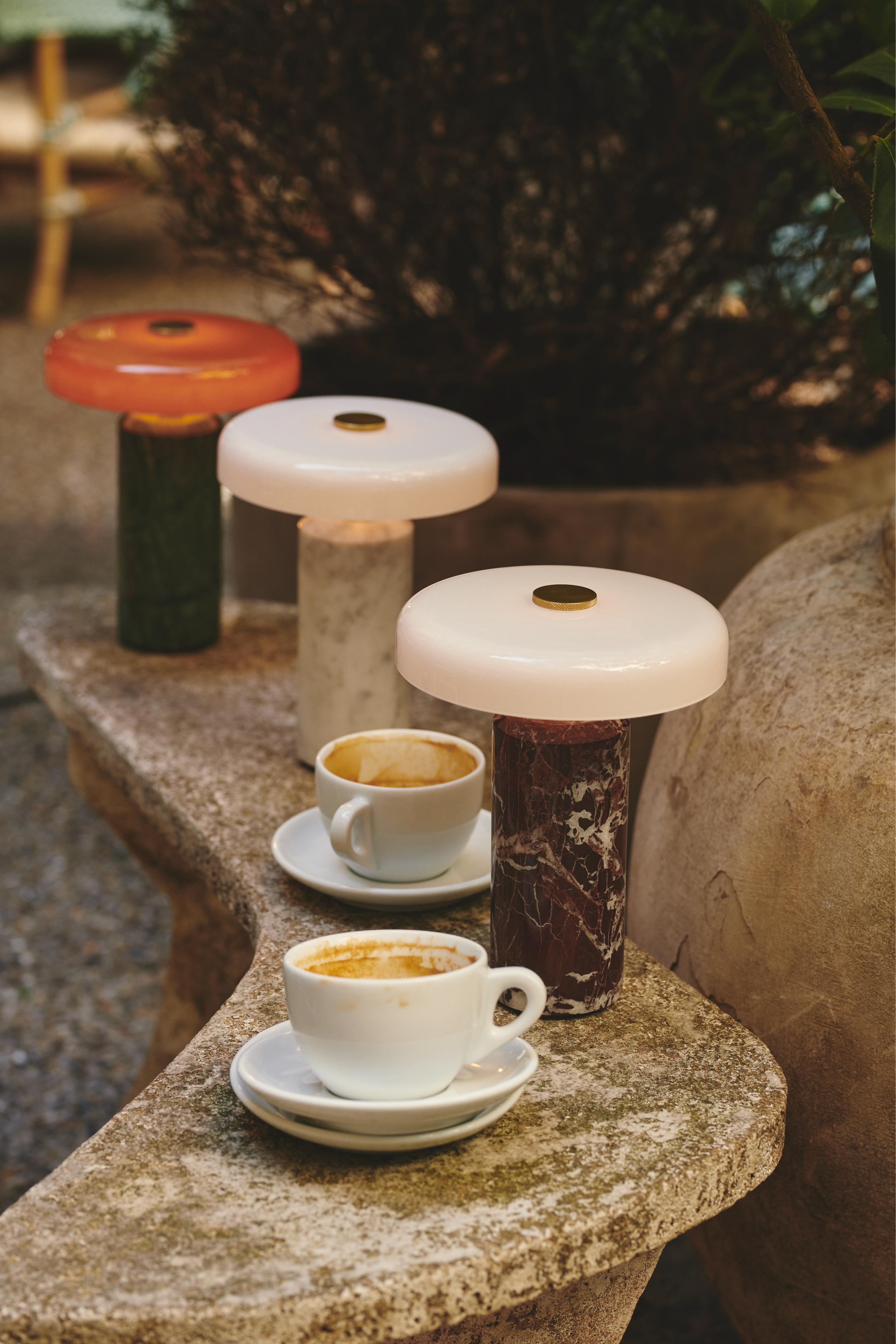 Přenosná lampa TRIP zelený mramor s jantarovým sklem