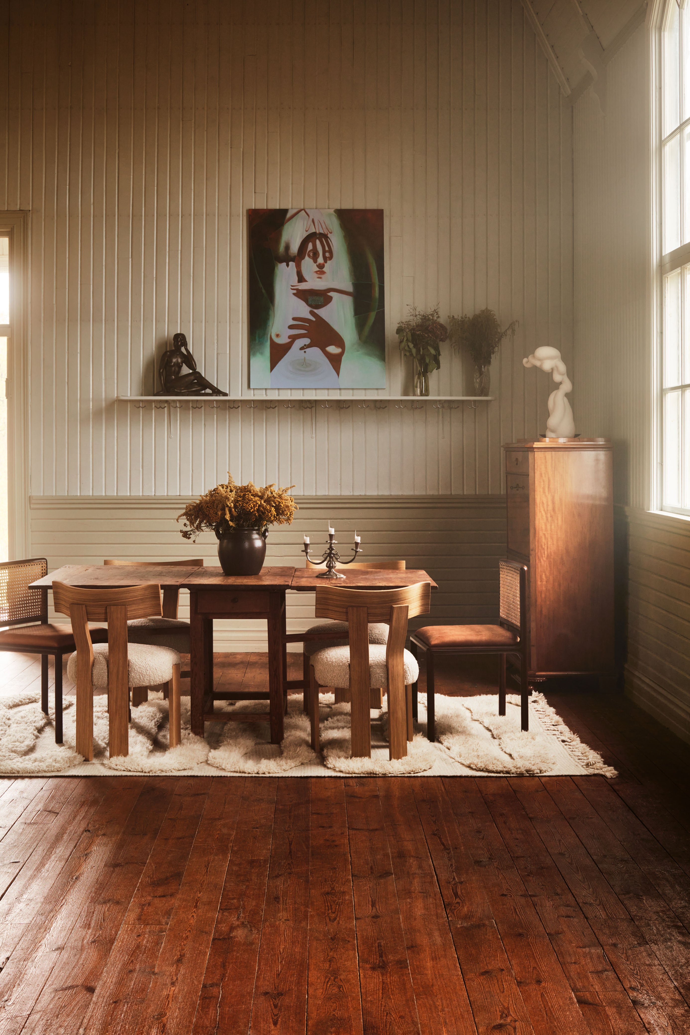 Židle ALBA béžový boucle s dubovým podstavcem