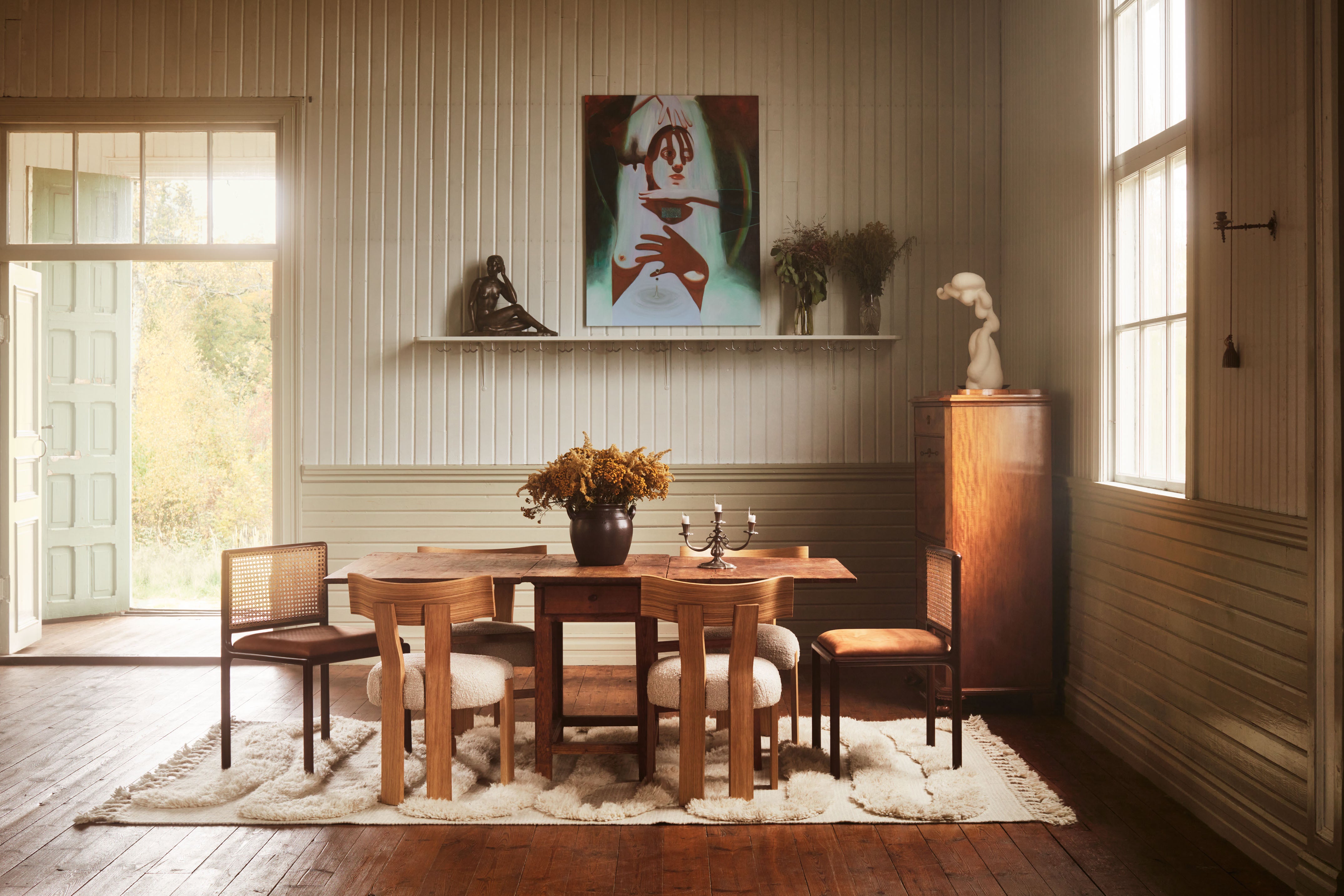 Židle ALBA béžový boucle s dubovým podstavcem