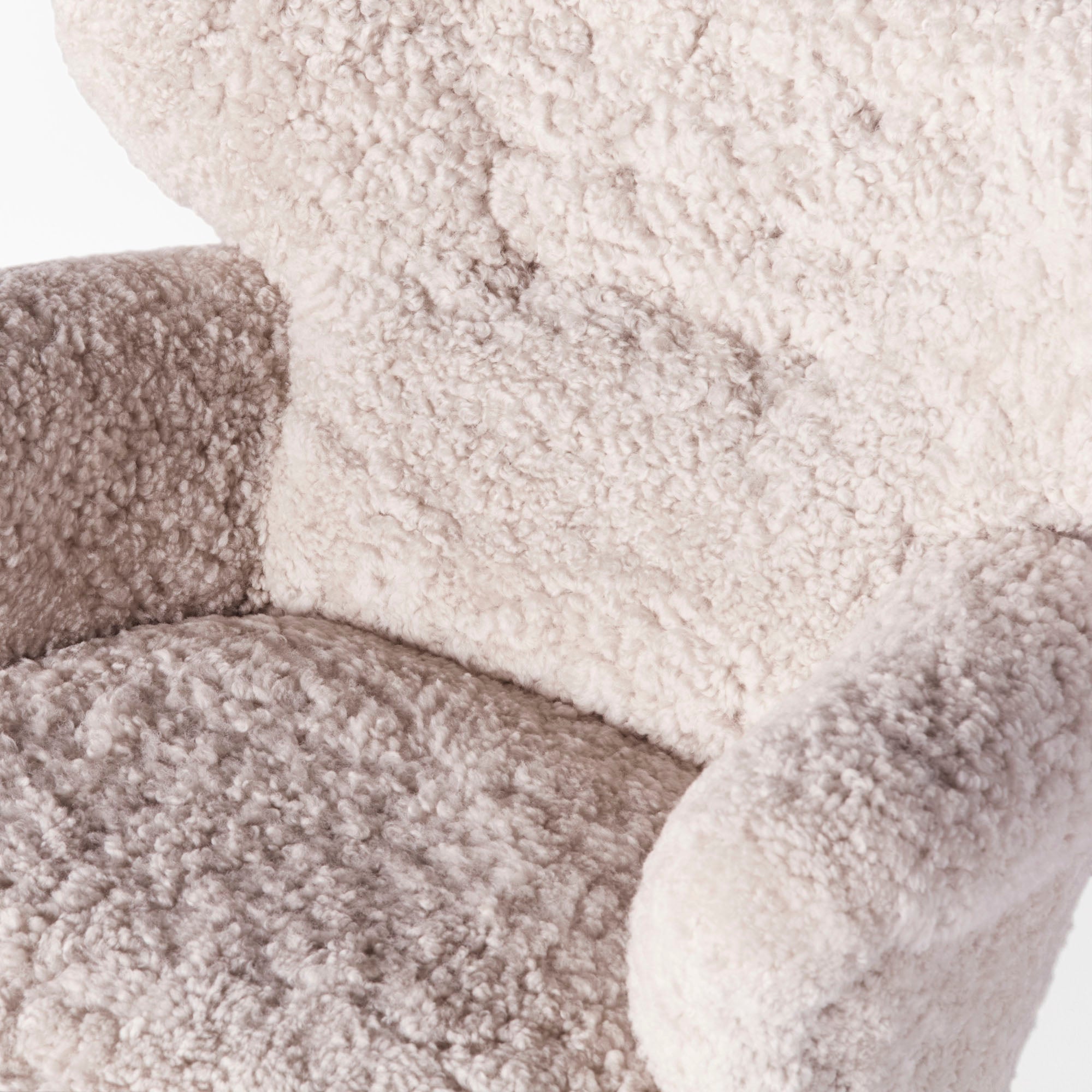 Křeslo ELIAS krémová ovčí kůže