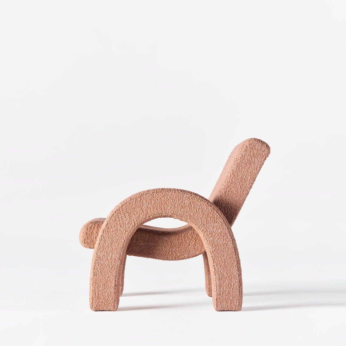 Křeslo ARCO růžový boucle