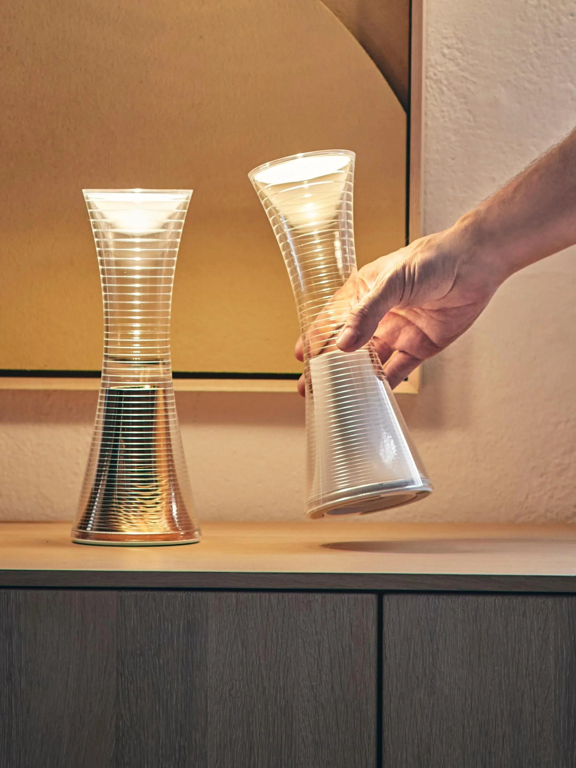 Přenosná lampa COME TOGETHER průhledná s měděným detailem