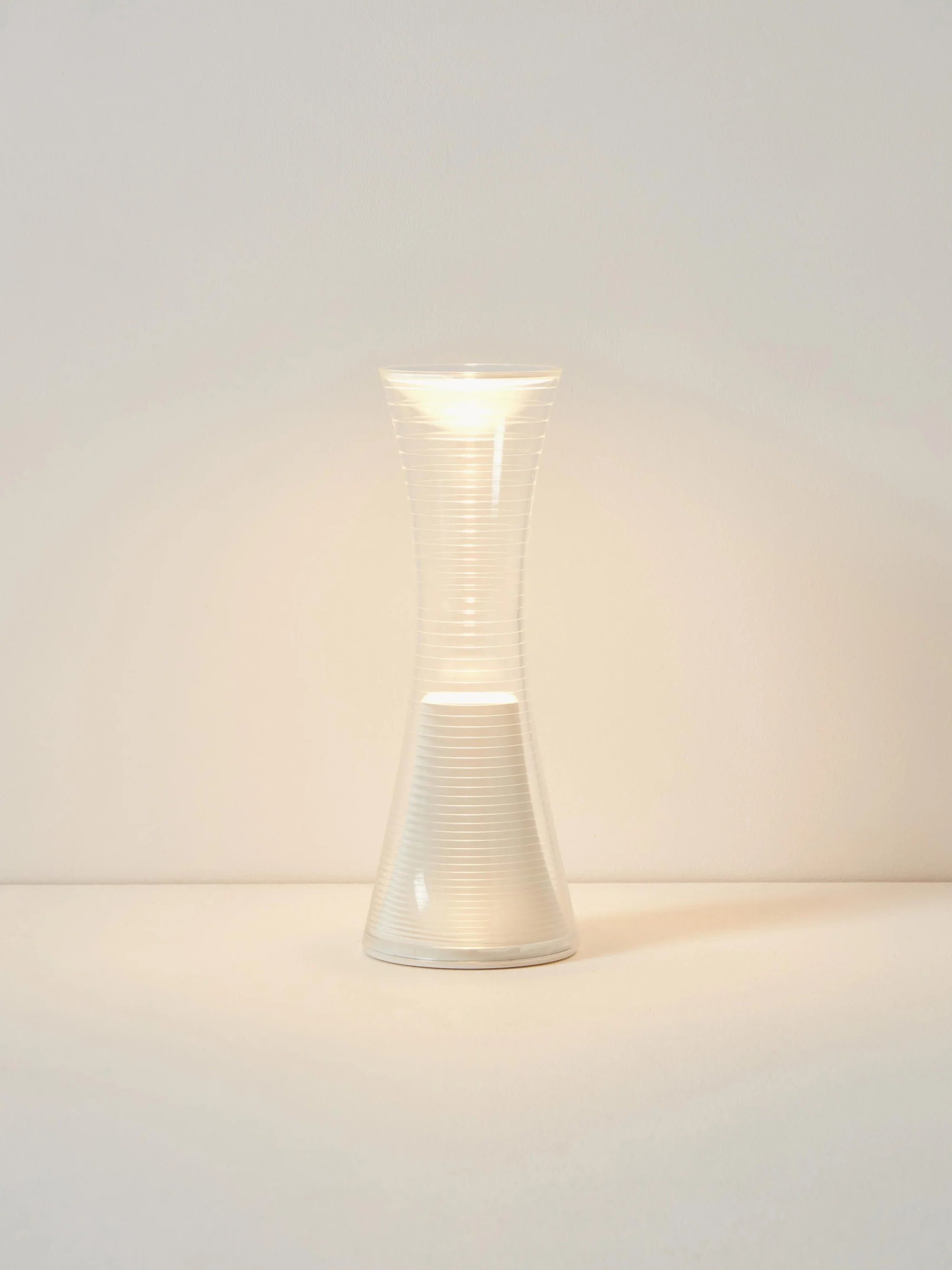 Přenosná lampa COME TOGETHER průhledná s bílou