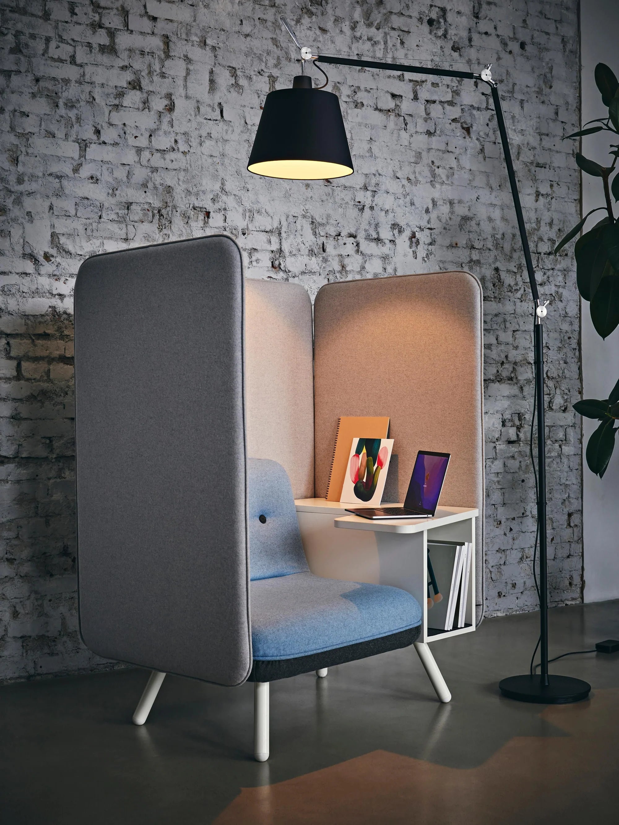 Stojací lampa TOLOMEO MEGA černá