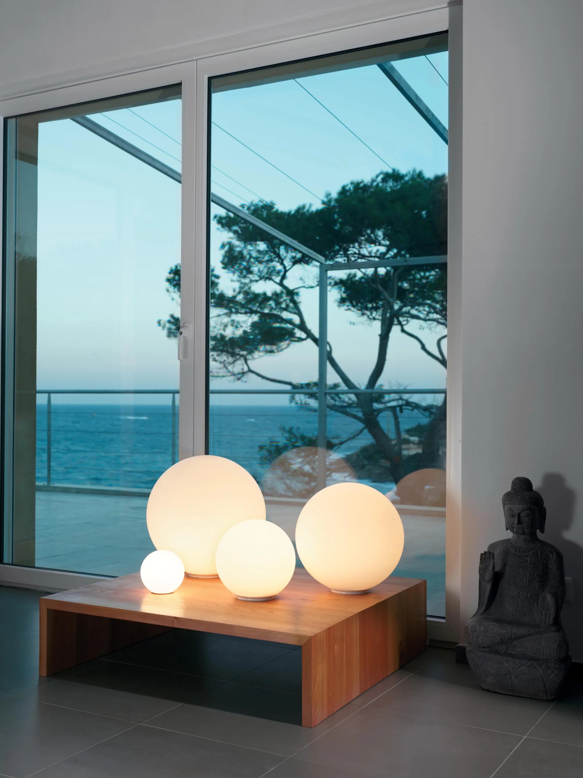 Stolní lampa DIOSCURI opálové sklo