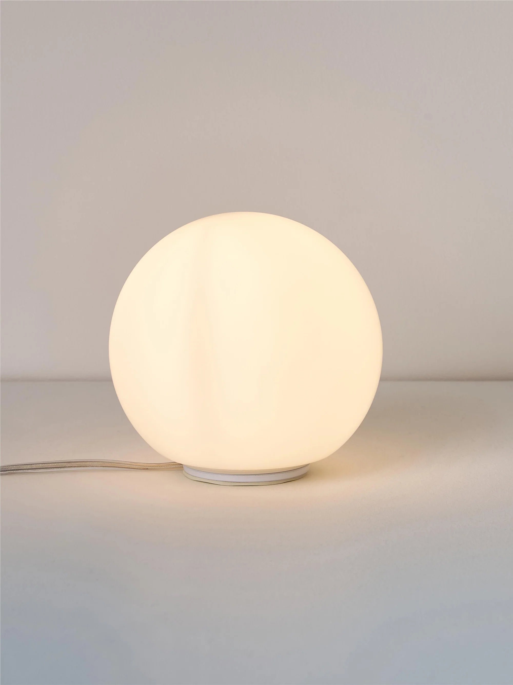 Stolní lampa DIOSCURI opálové sklo