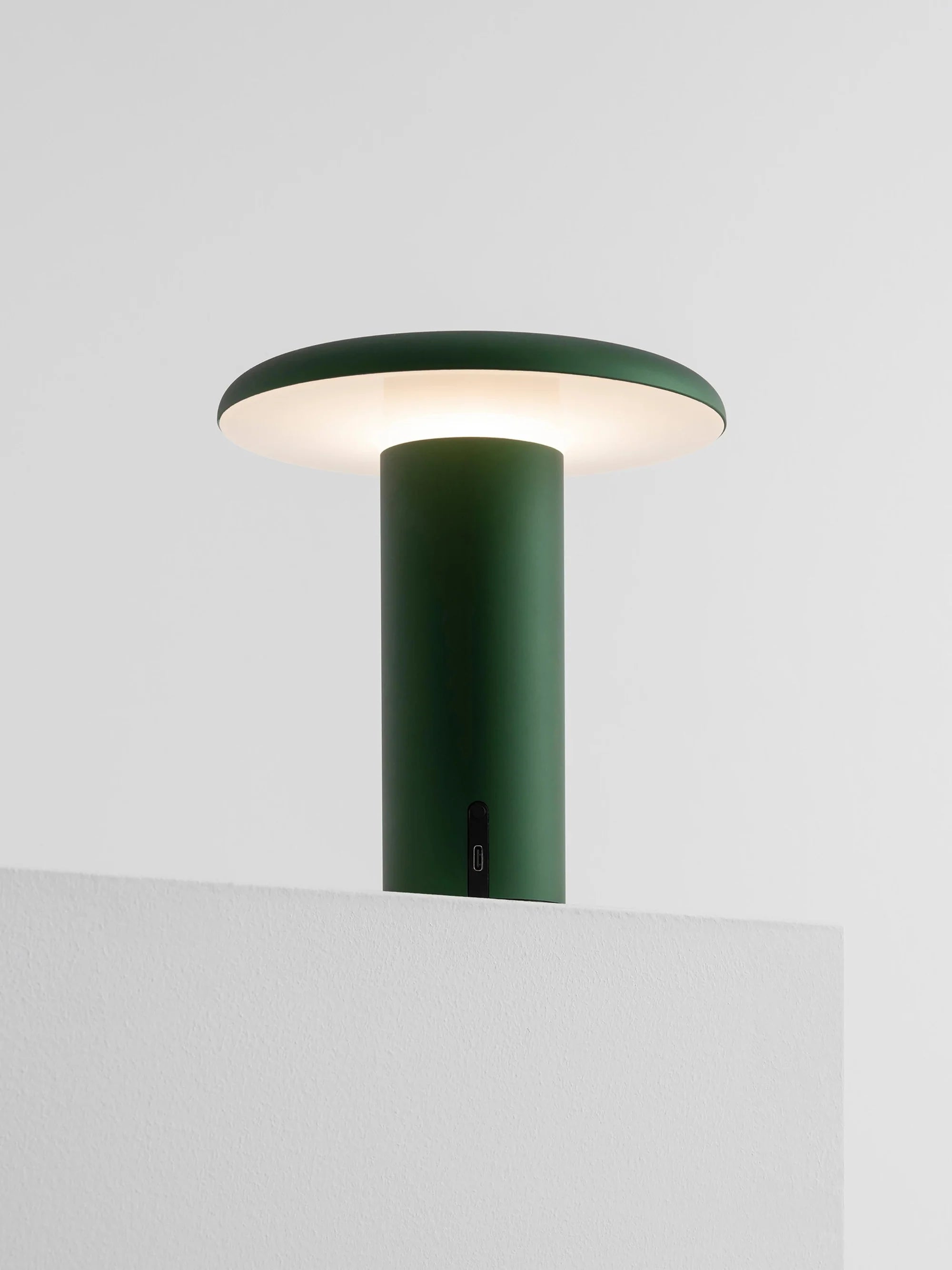 Přenosná lampa TAKKU anodizovaná zelená