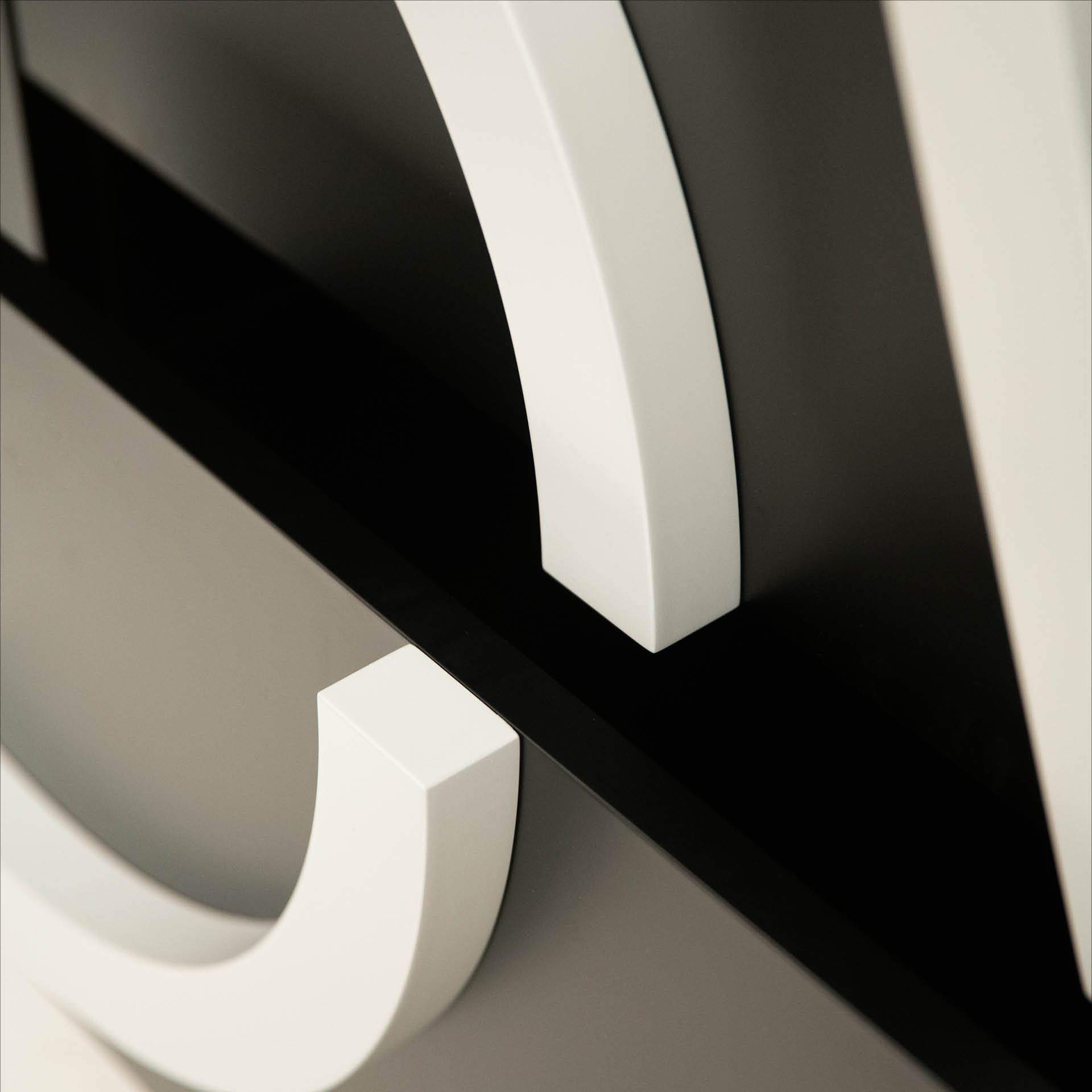 Komoda LÁSKA černá