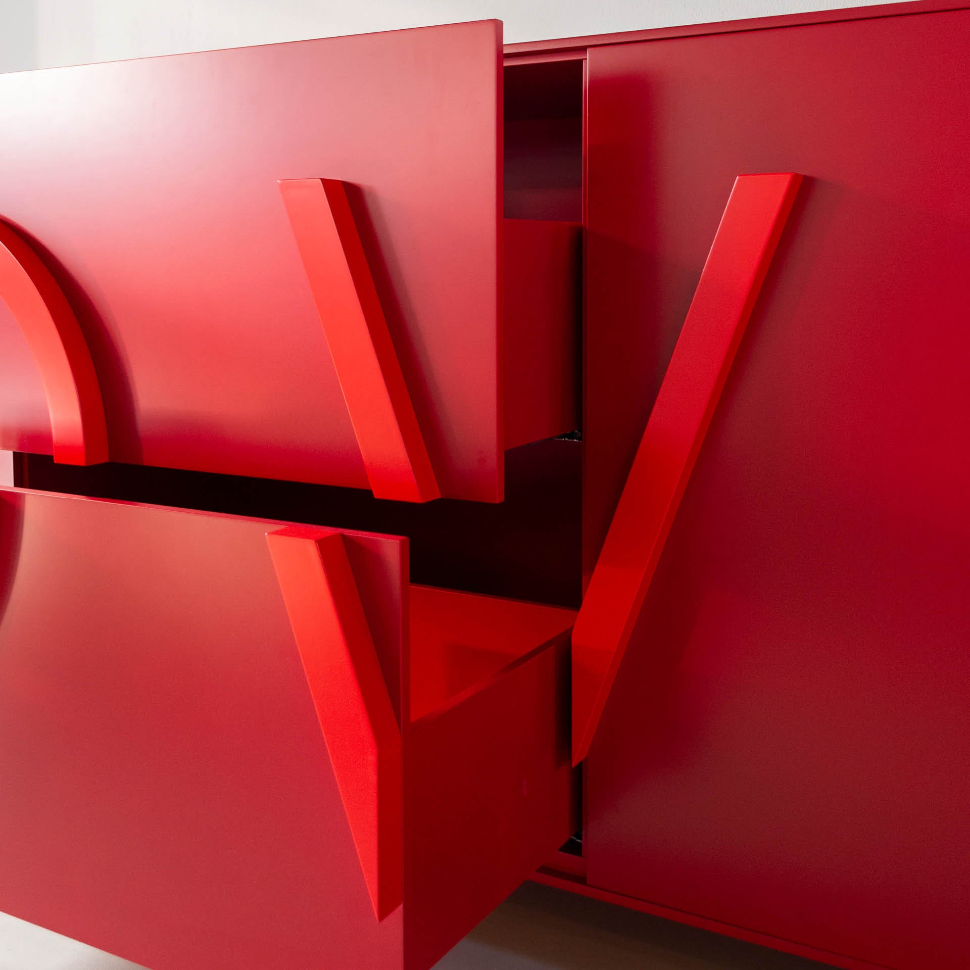 Komoda LÁSKA černá