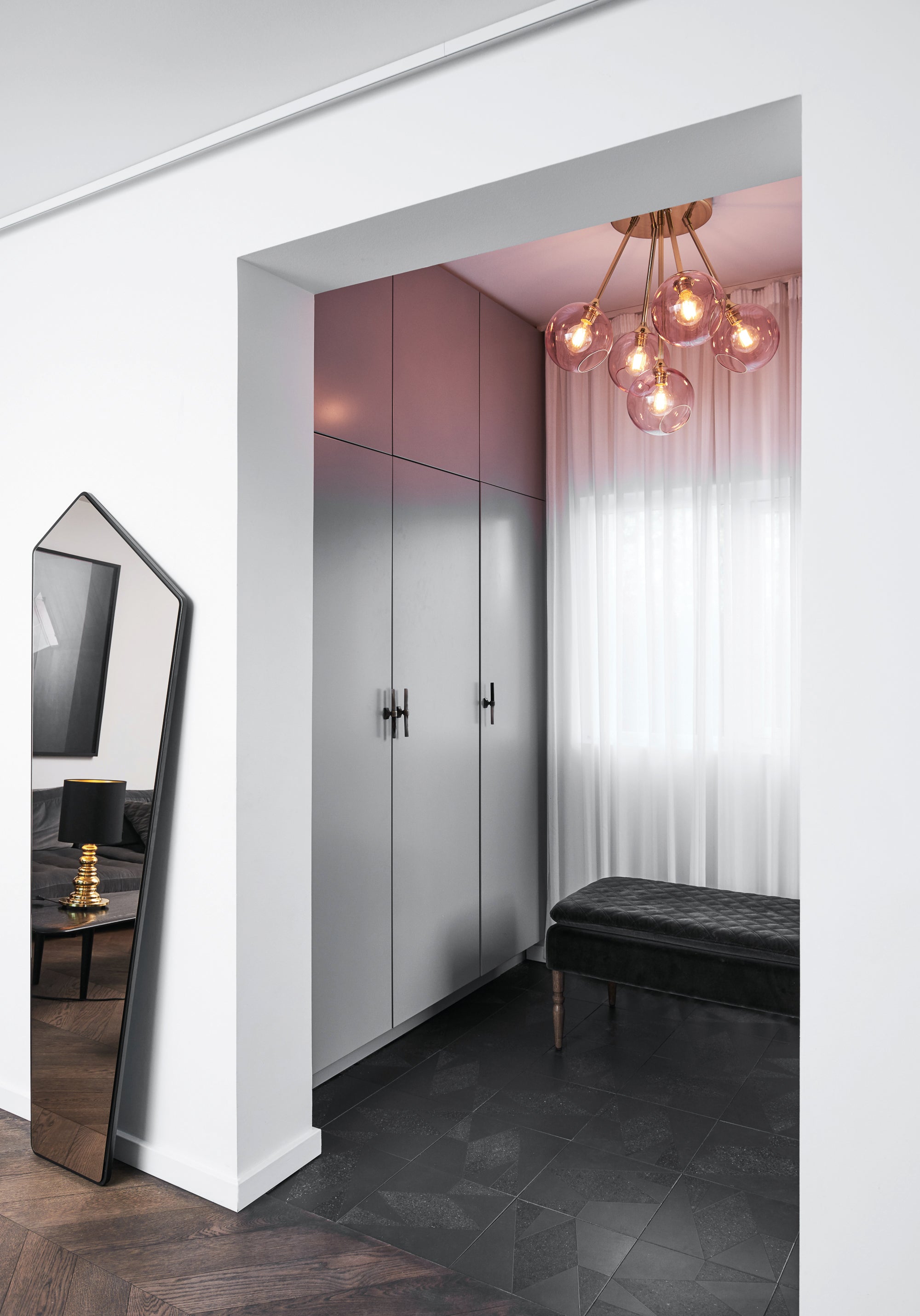 Závěsné svítidlo BALLROOM MOLECULE modré se zlatým povrchem