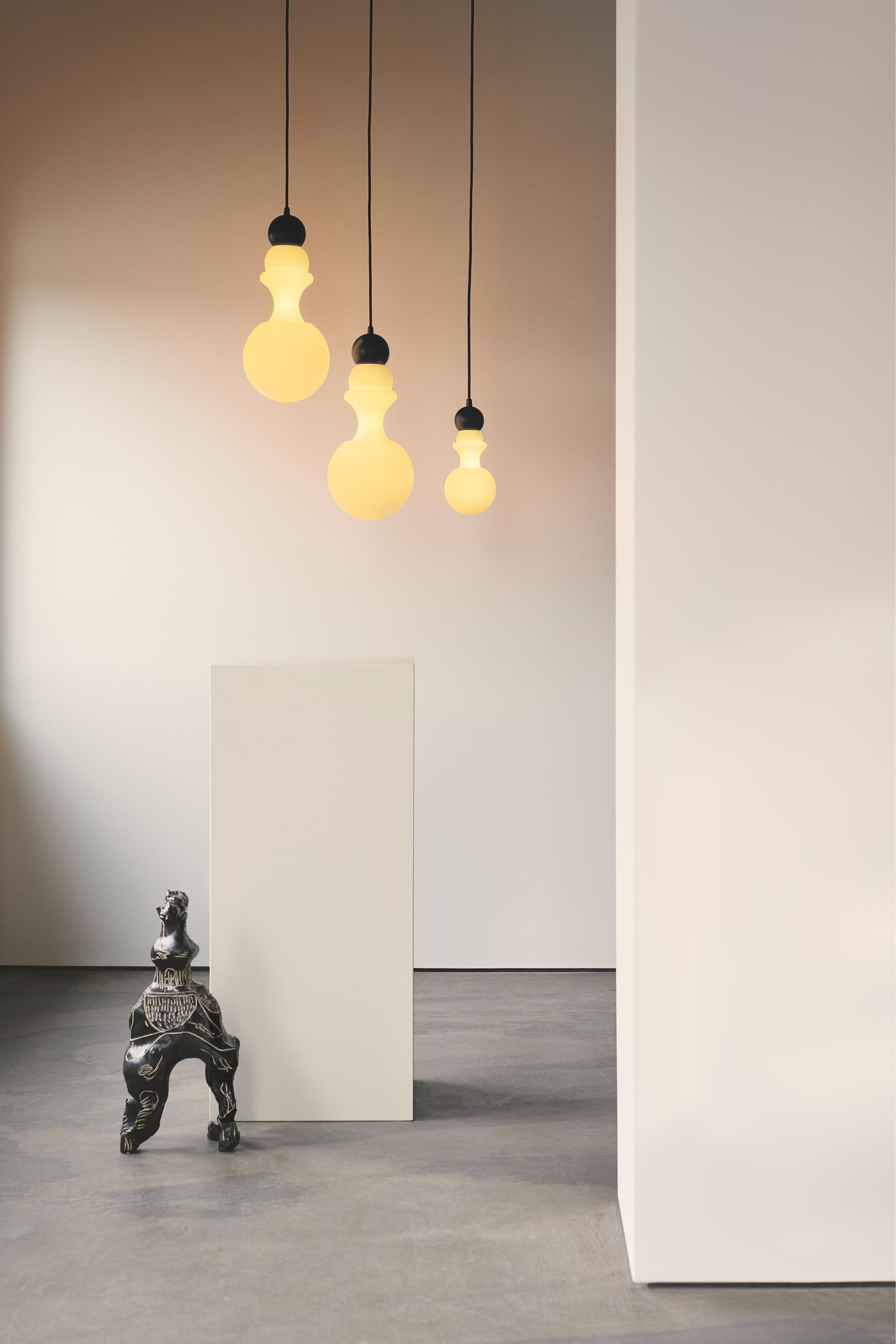 Závěsné svítidlo PARIS 1920 bílé s černým povrchem