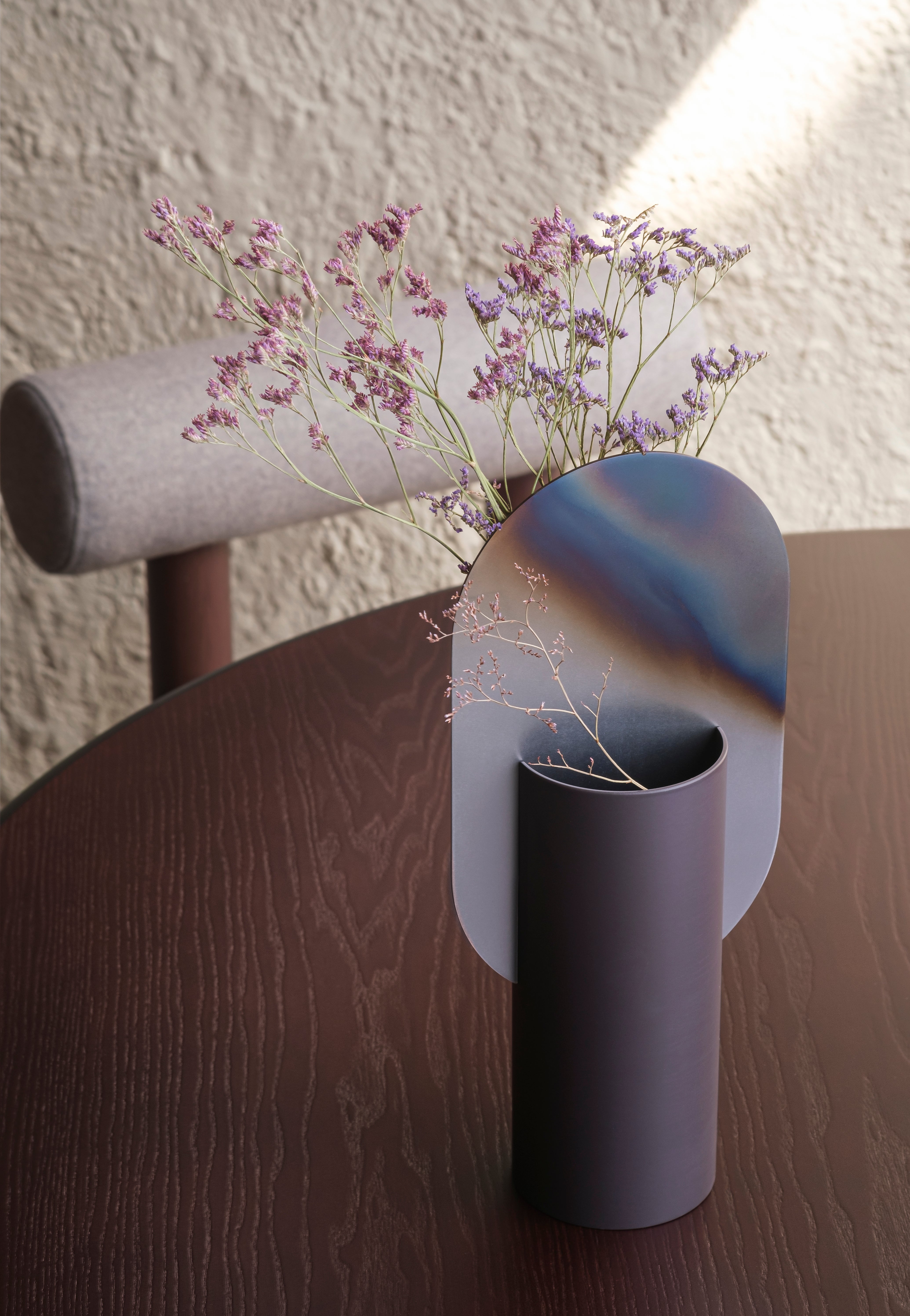 Ovalný stůl PAUL z hnědého jasanového dřeva